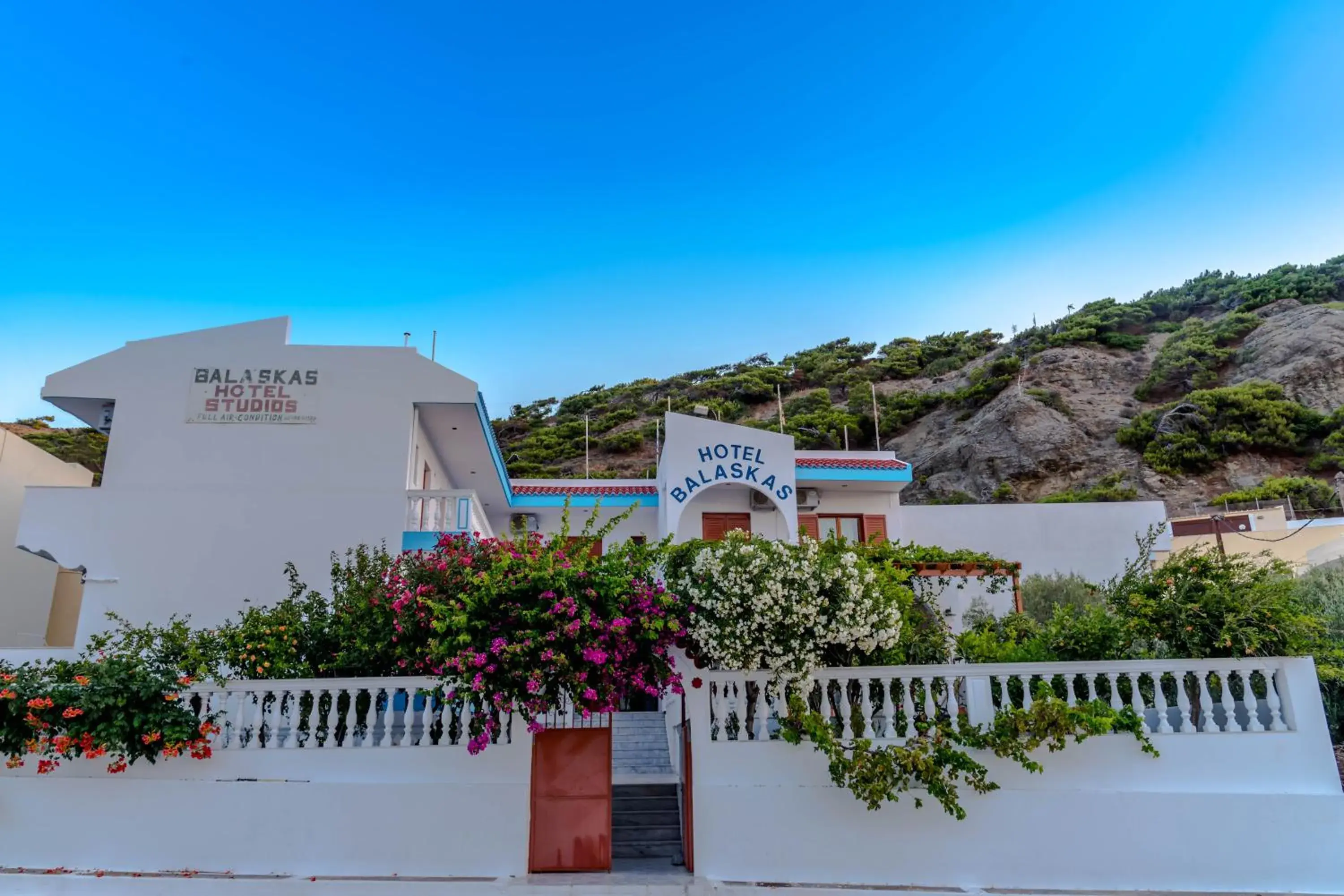 Facade/entrance in Balaskas Hotel Facade/entrance in Balaskas Hotel