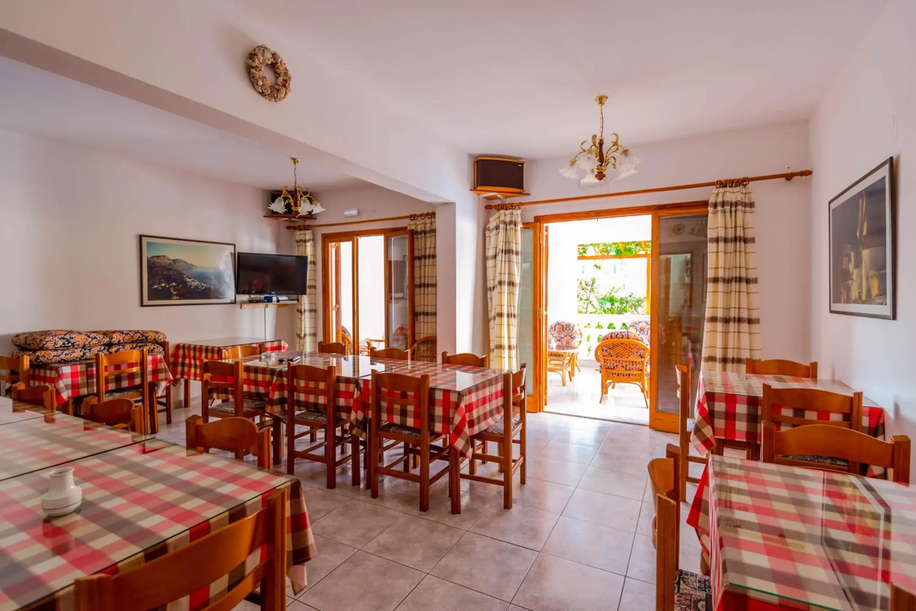 Restaurant/places to eat in Balaskas Hotel Restaurant/places to eat in Balaskas Hotel