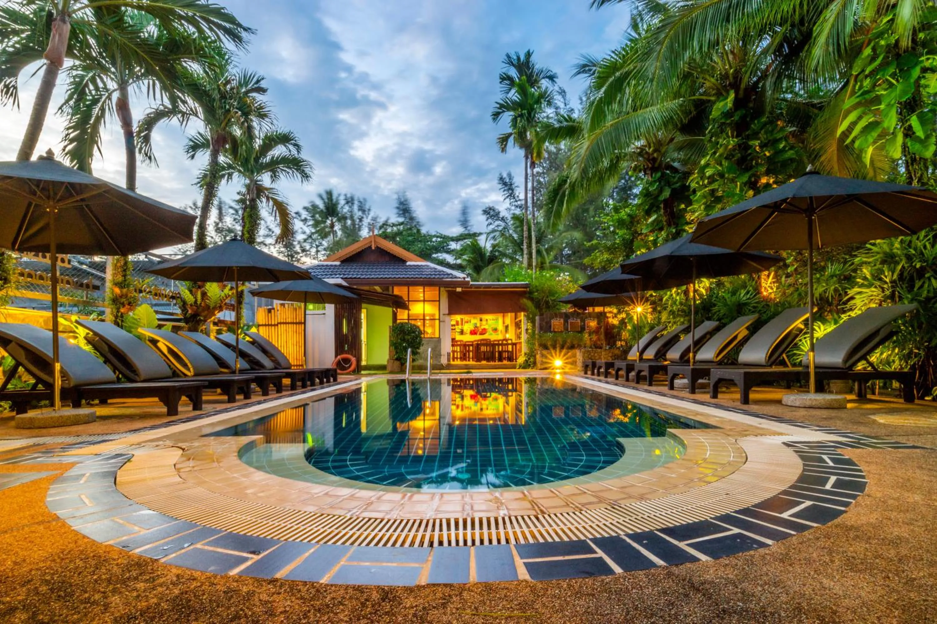 Swimming pool in Bangtao Beach Chalet Resort