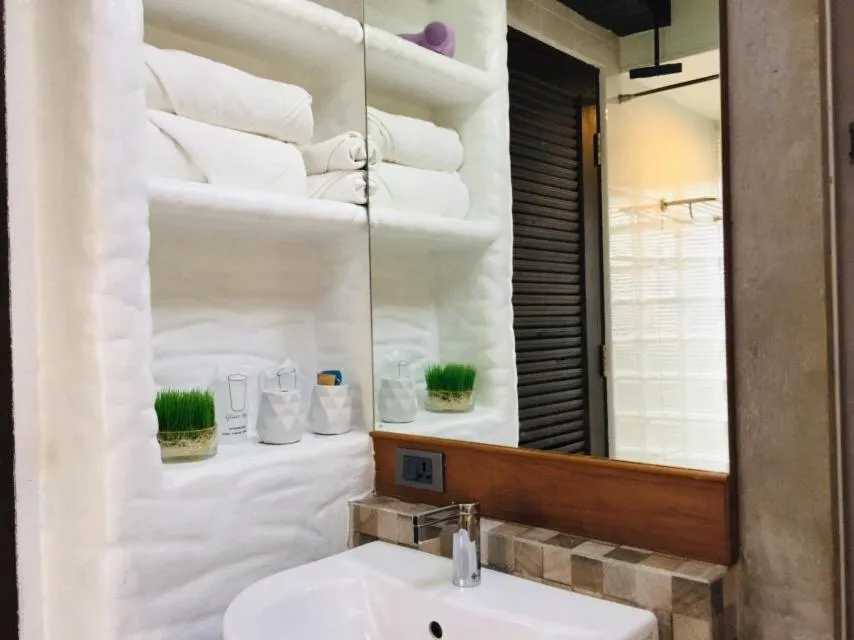 Bathroom in Bangtao Beach Chalet Resort