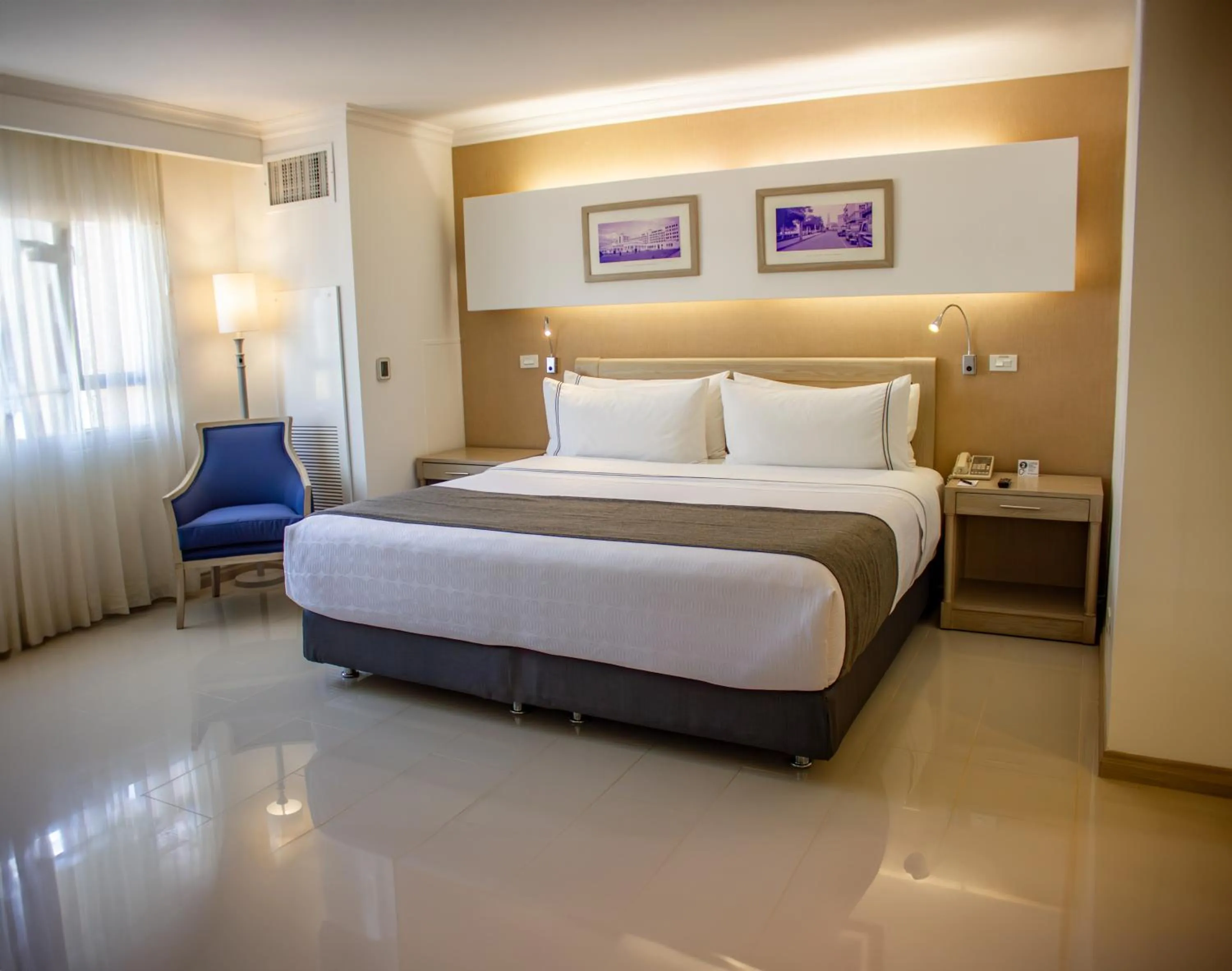 Photo of the whole room, Bed in Sonesta Hotel Cali