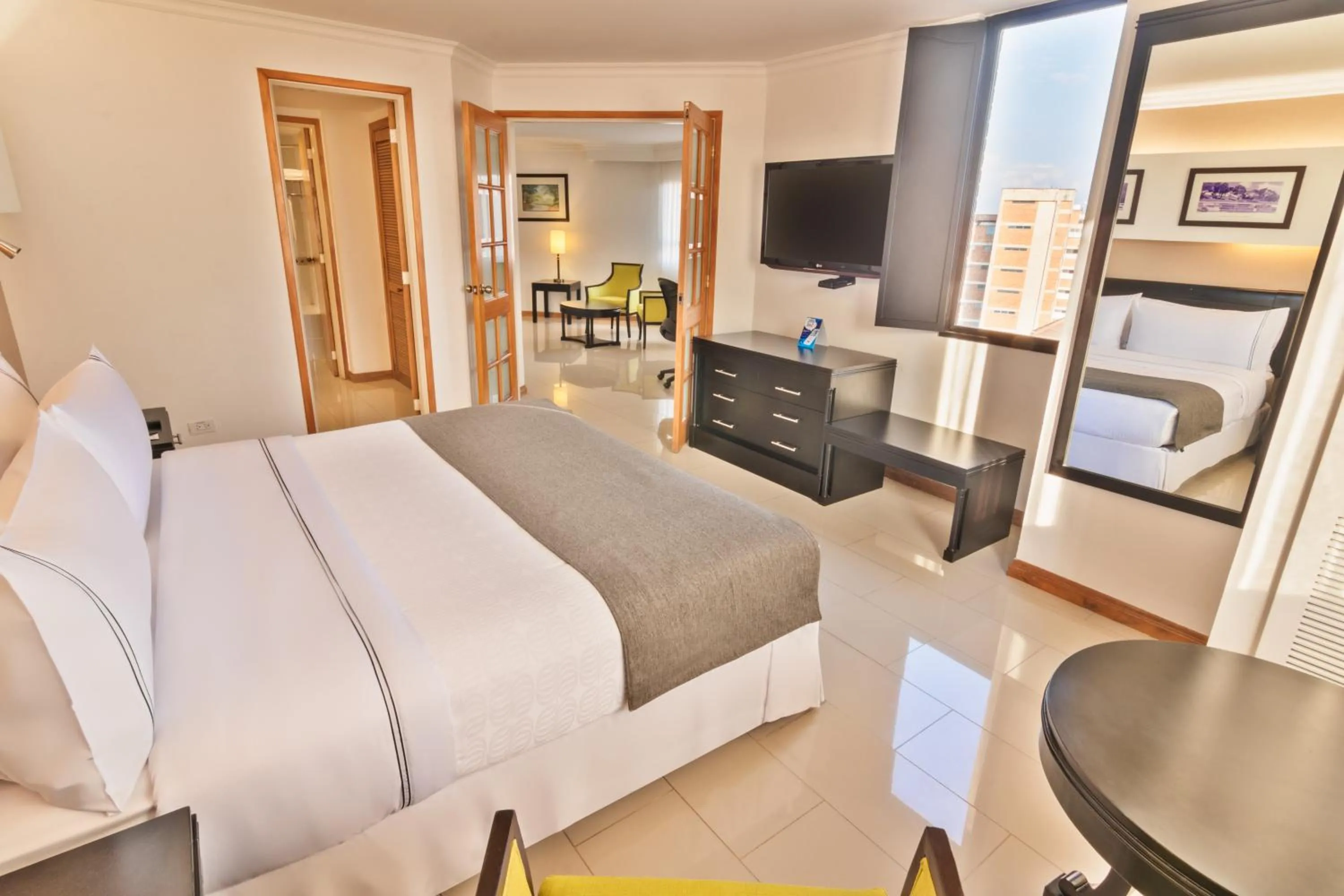 Communal lounge/ TV room in Sonesta Hotel Cali