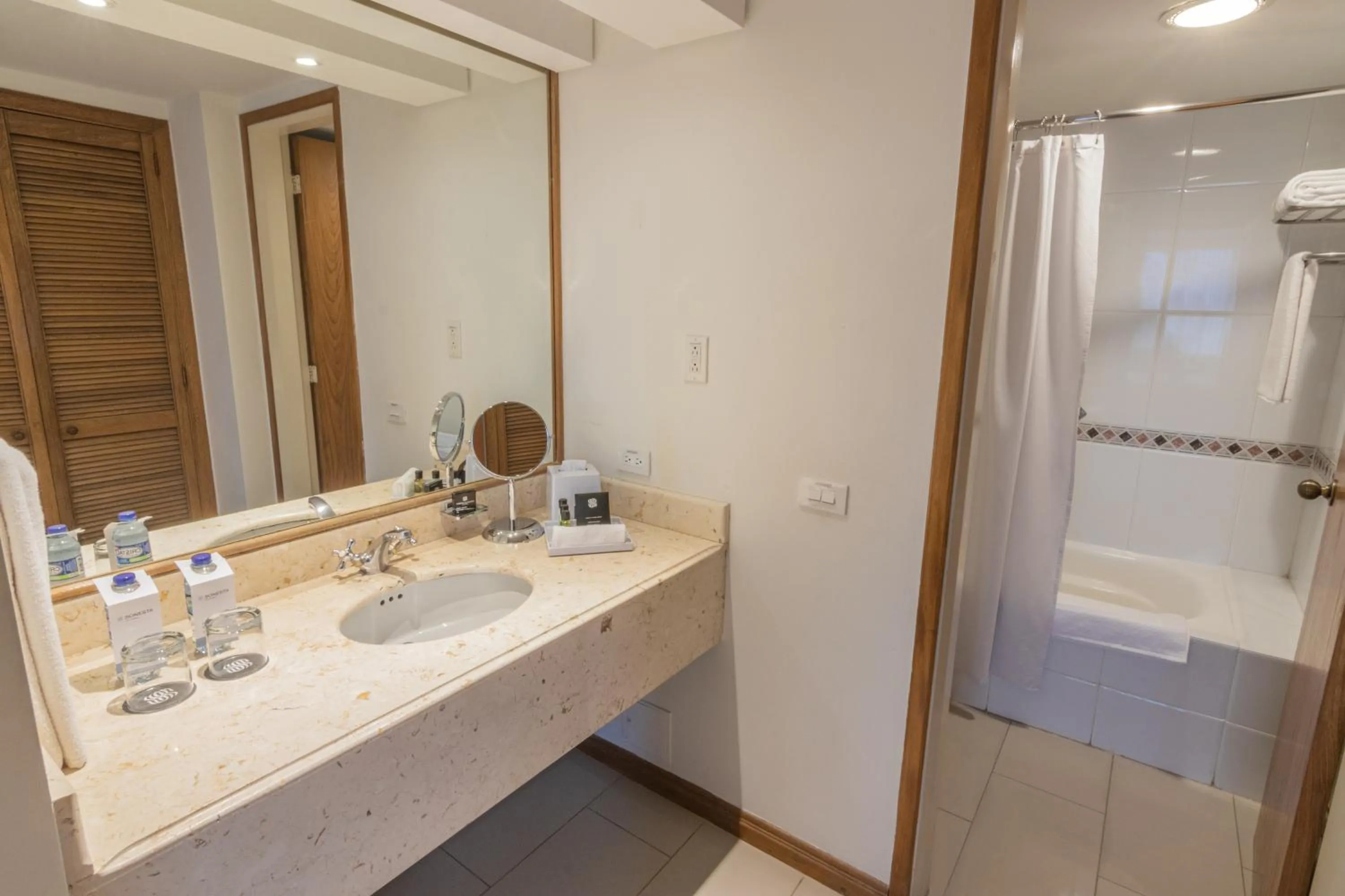 Bathroom in Sonesta Hotel Cali