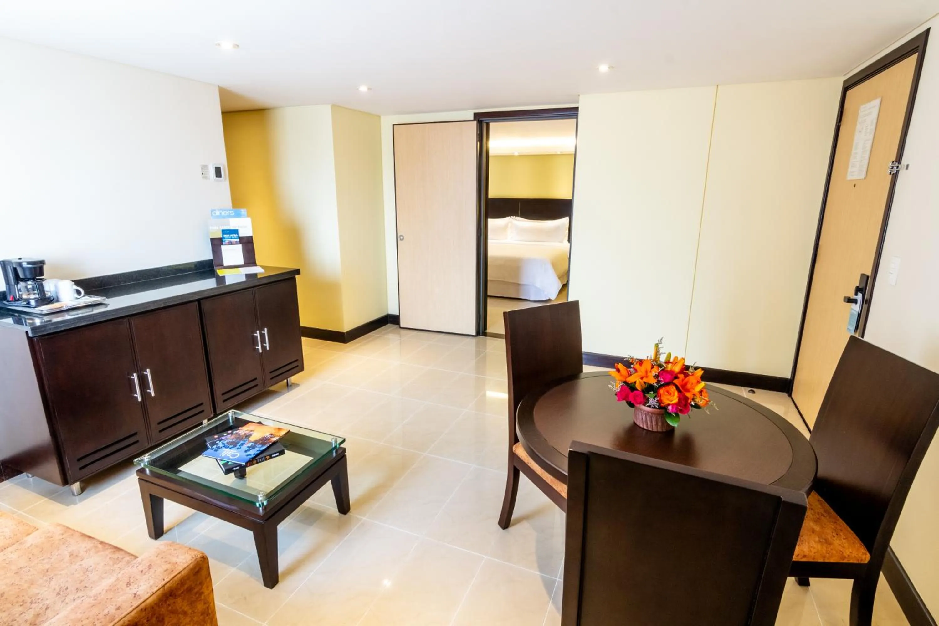 Photo of the whole room in Sonesta Hotel Cali