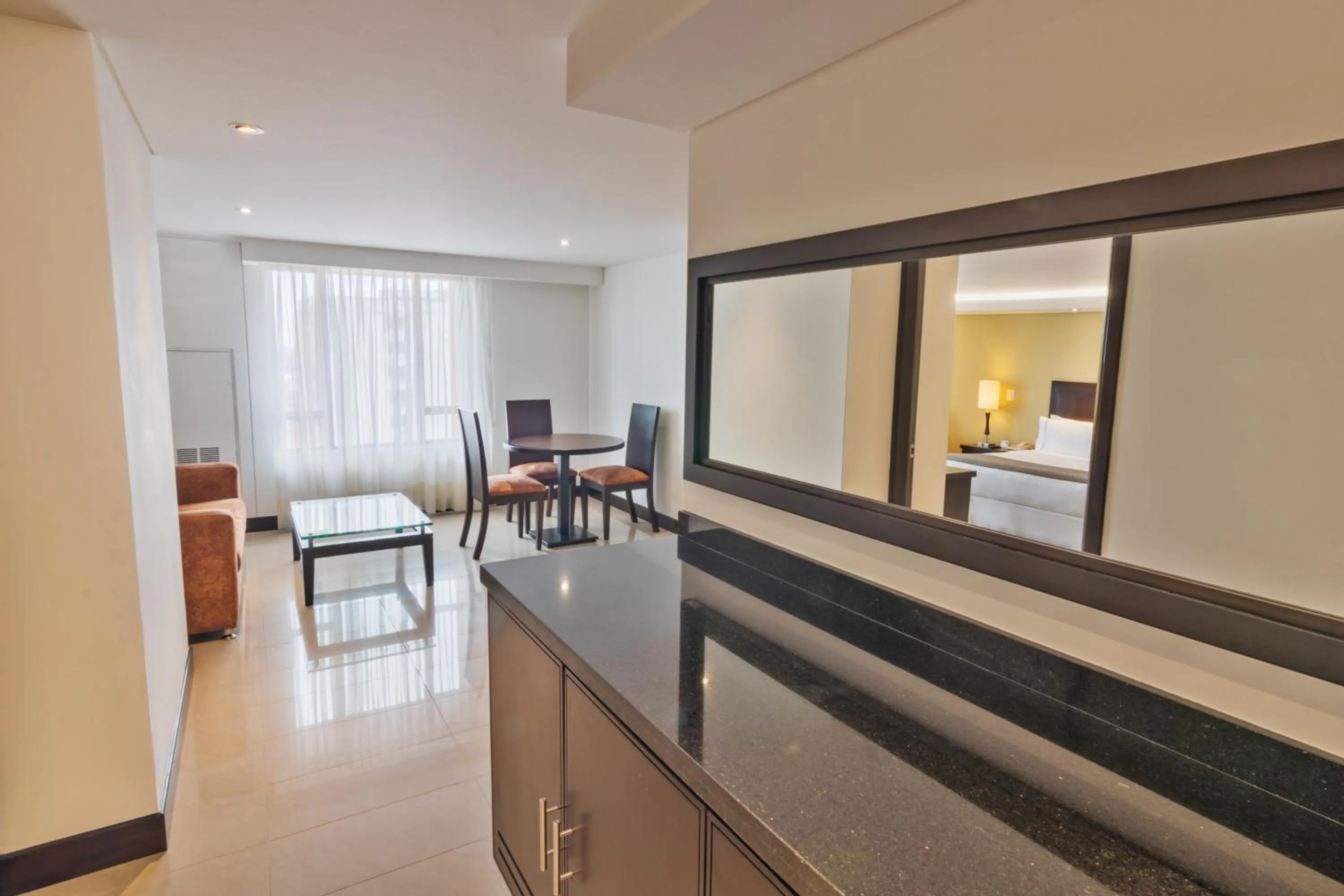 Dining area, Bed in Sonesta Hotel Cali