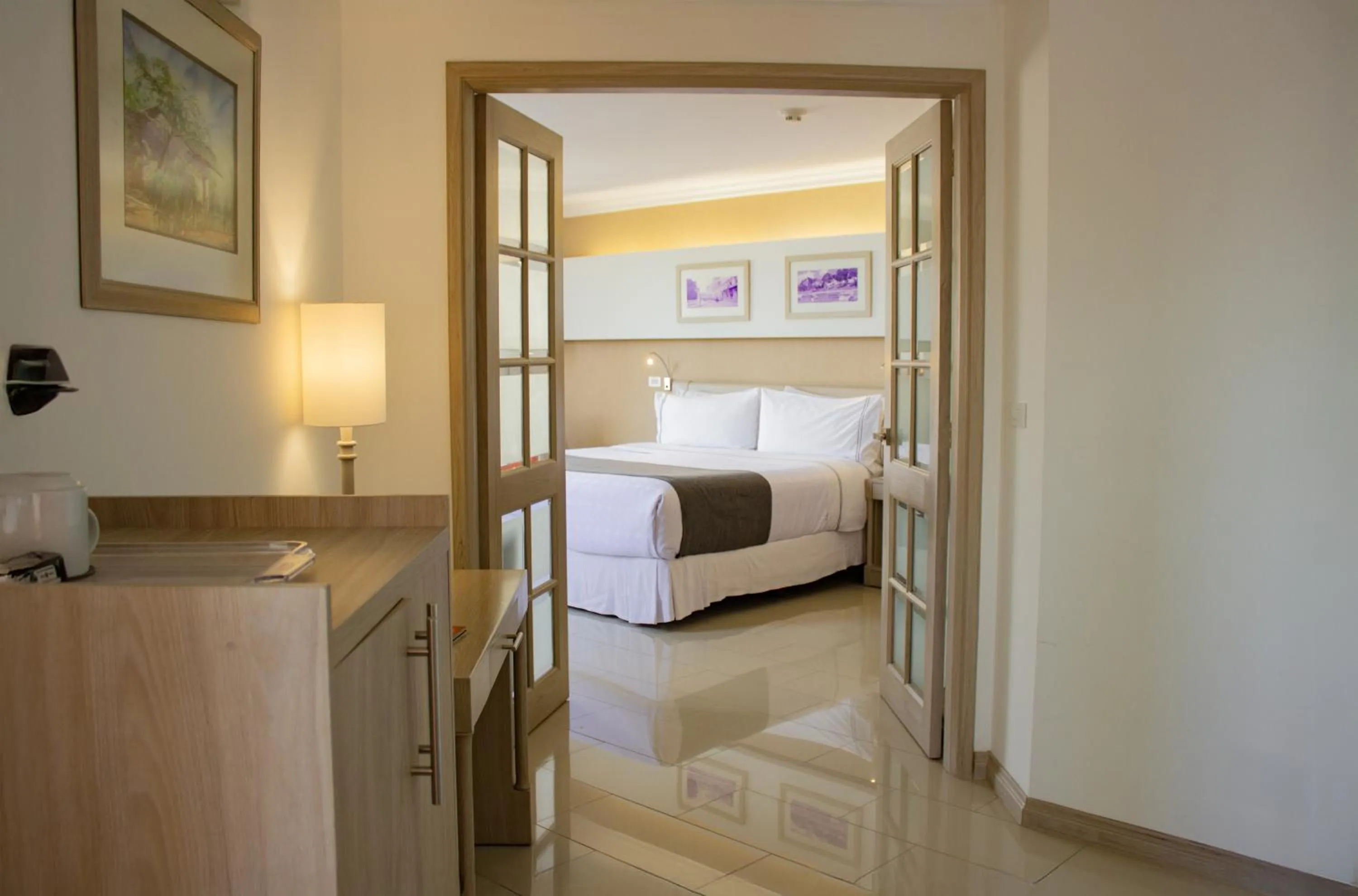 Photo of the whole room, Bed in Sonesta Hotel Cali