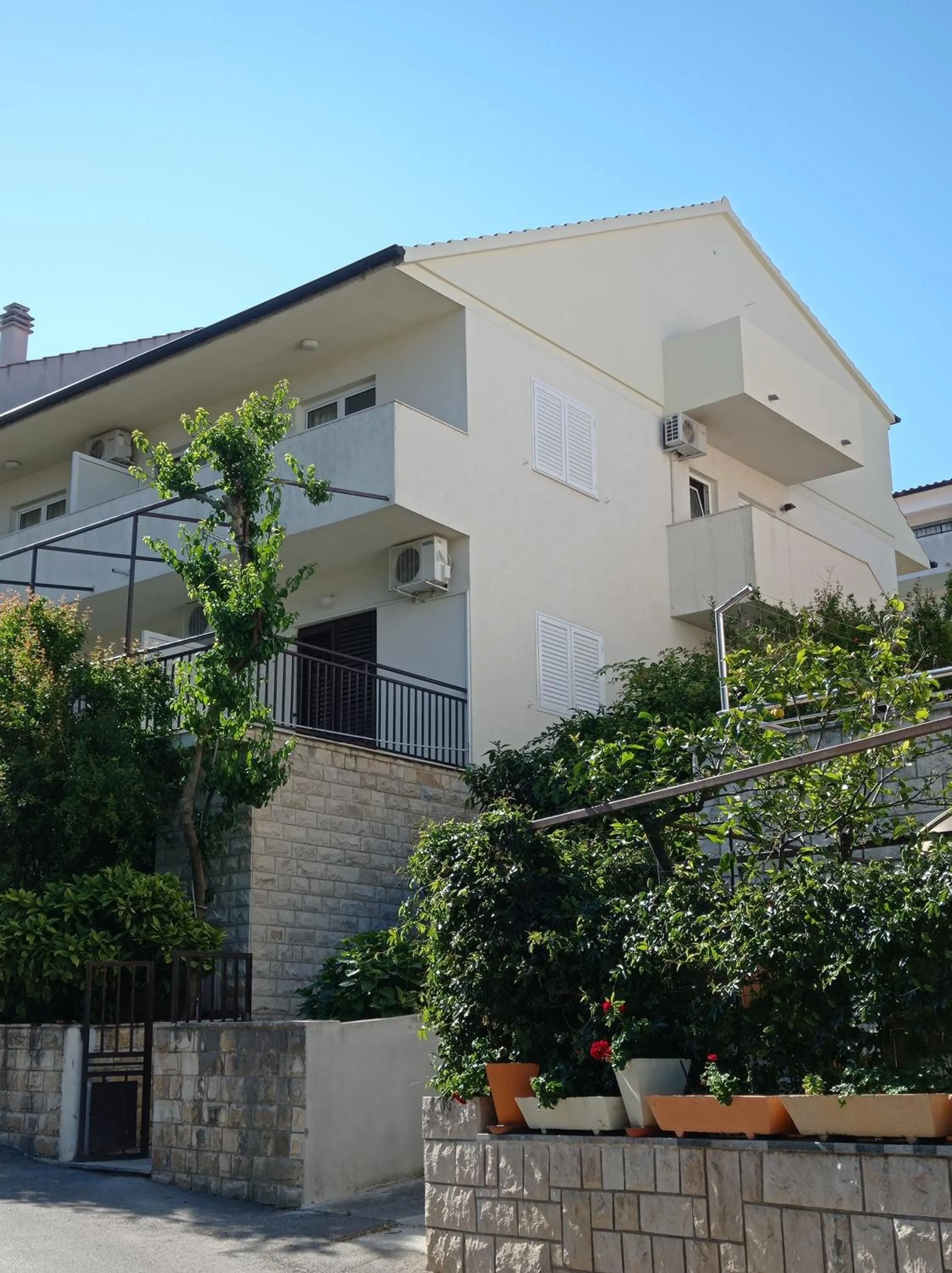 Property building in Apartments and Rooms Zvjezdana