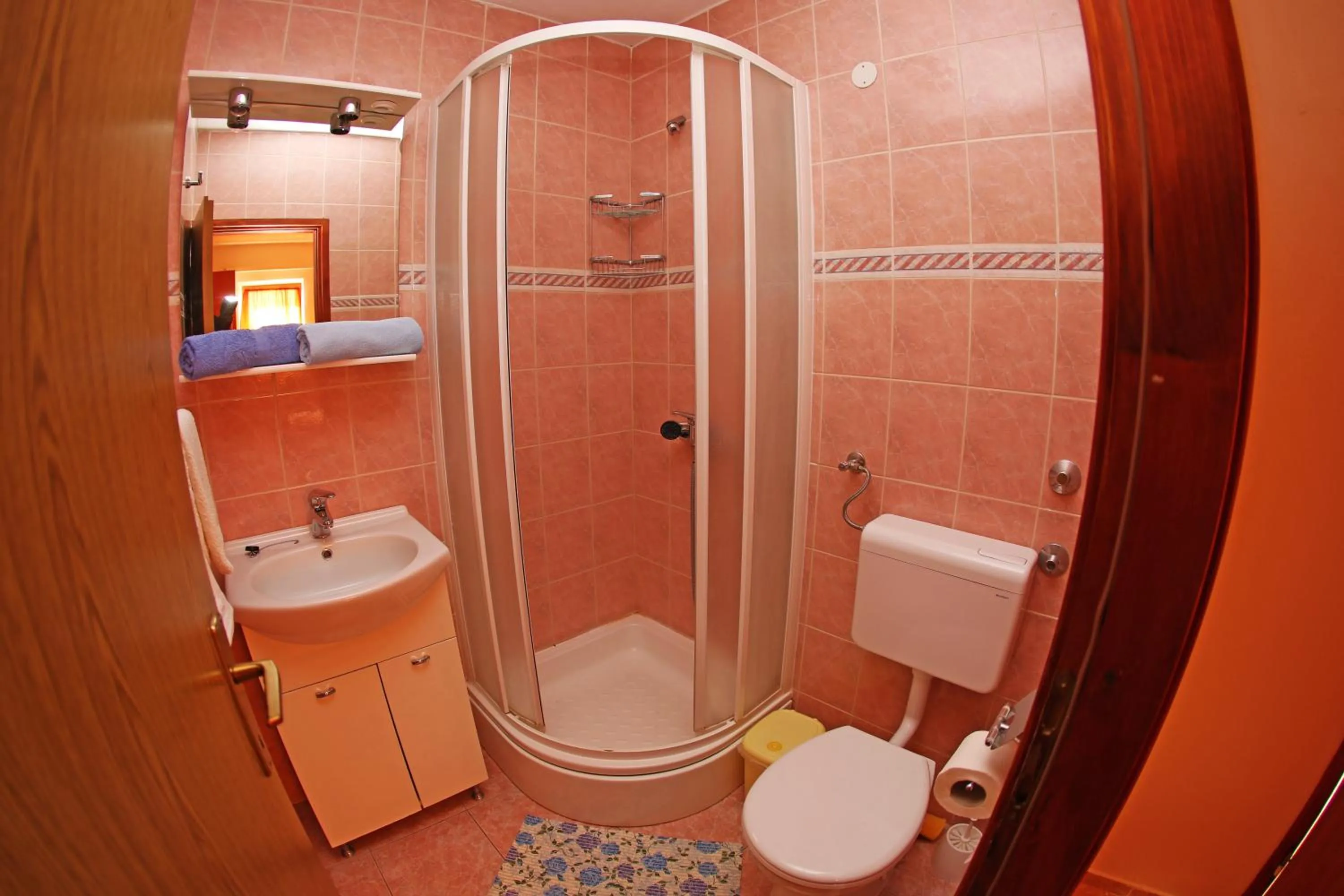 Bathroom in Apartments and Rooms Zvjezdana