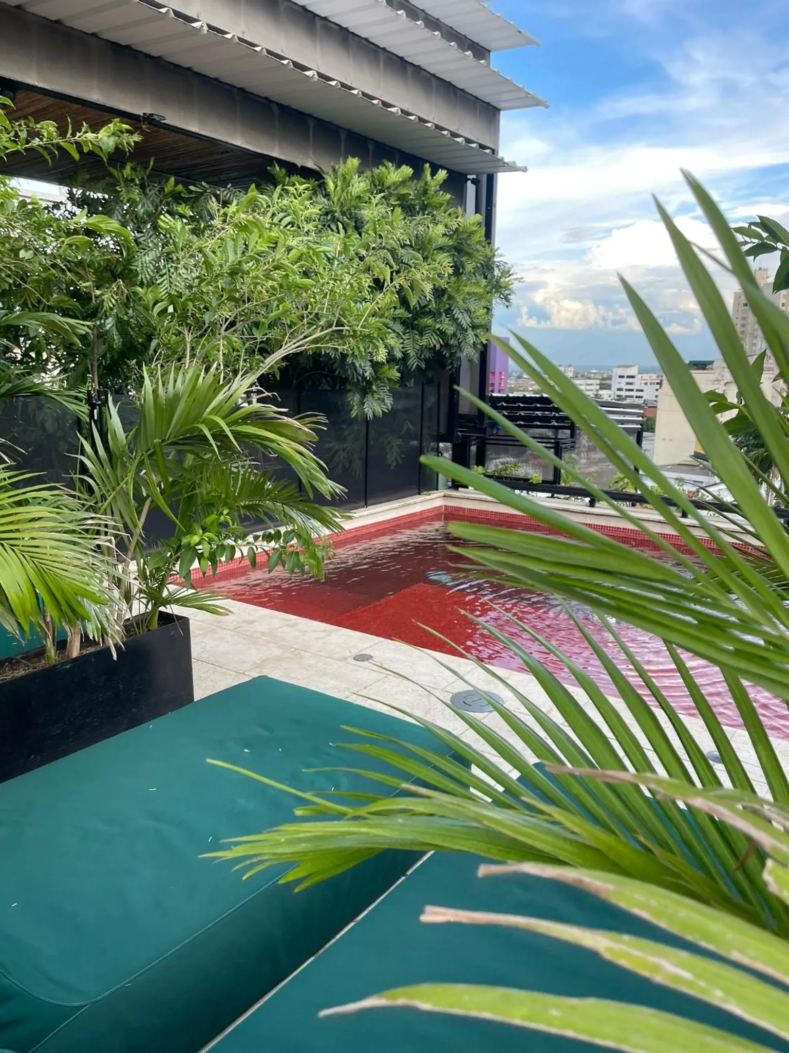 Day in Now Hotel Cali