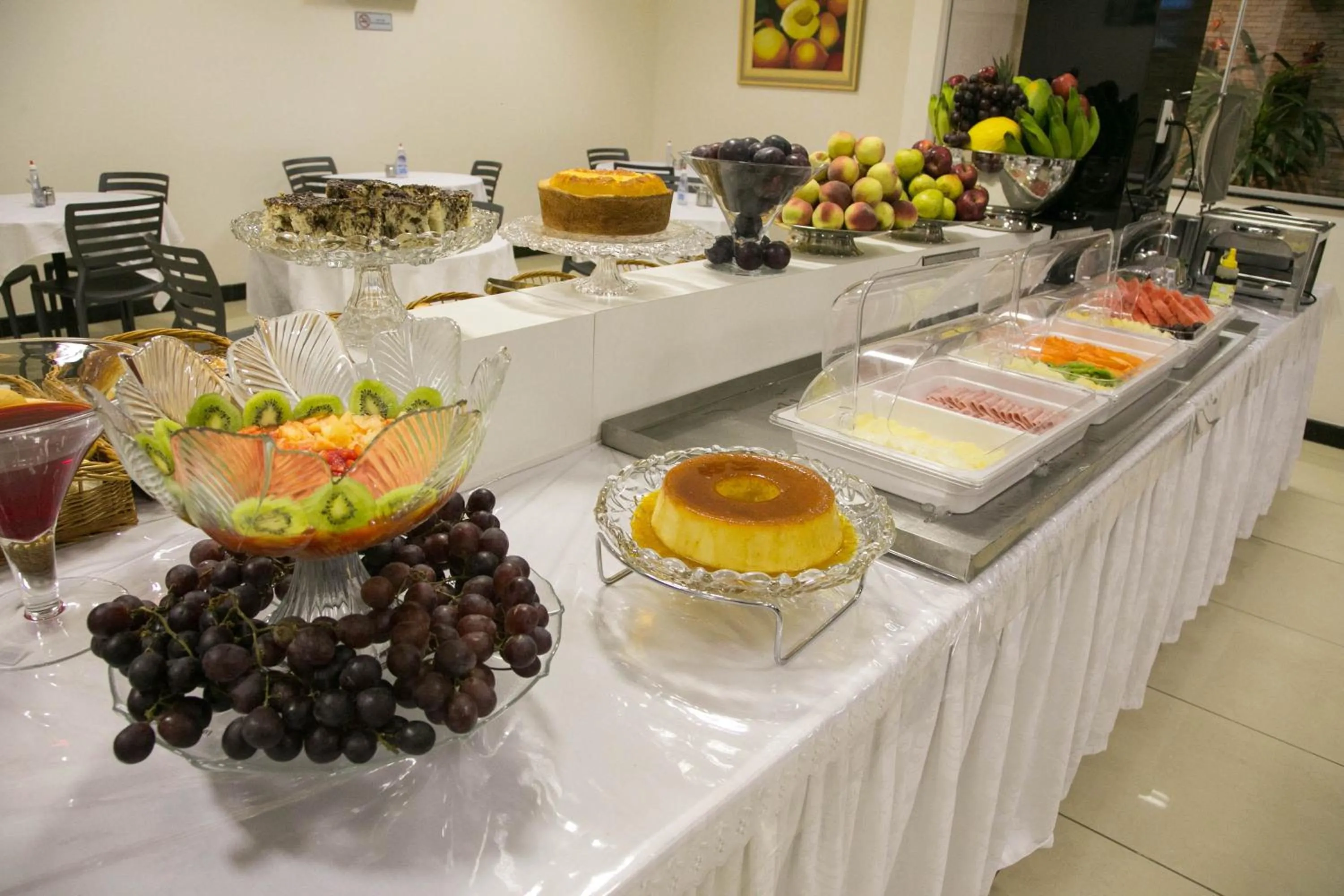 Buffet breakfast in Executivo Hotel