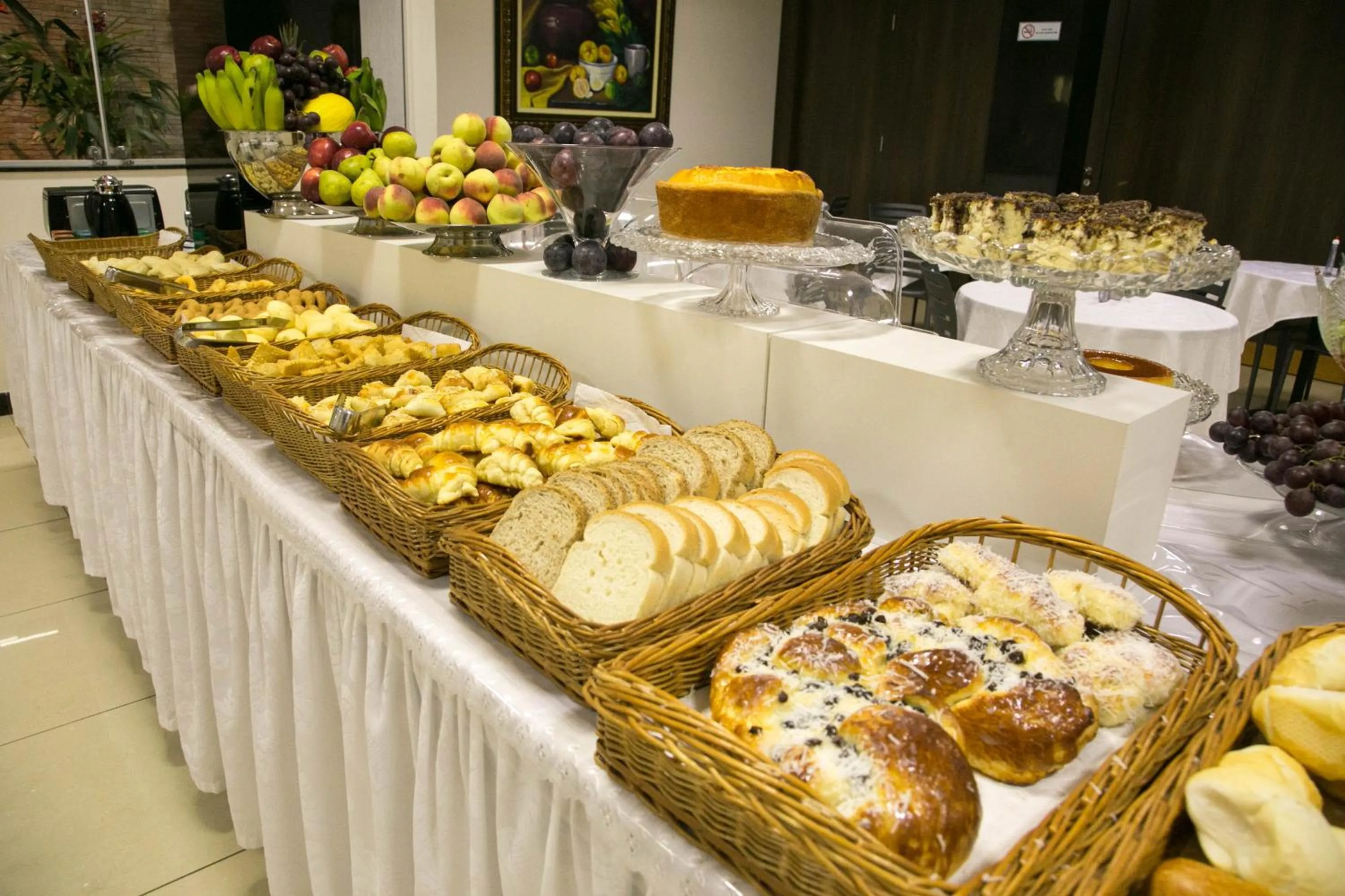 Buffet breakfast in Executivo Hotel