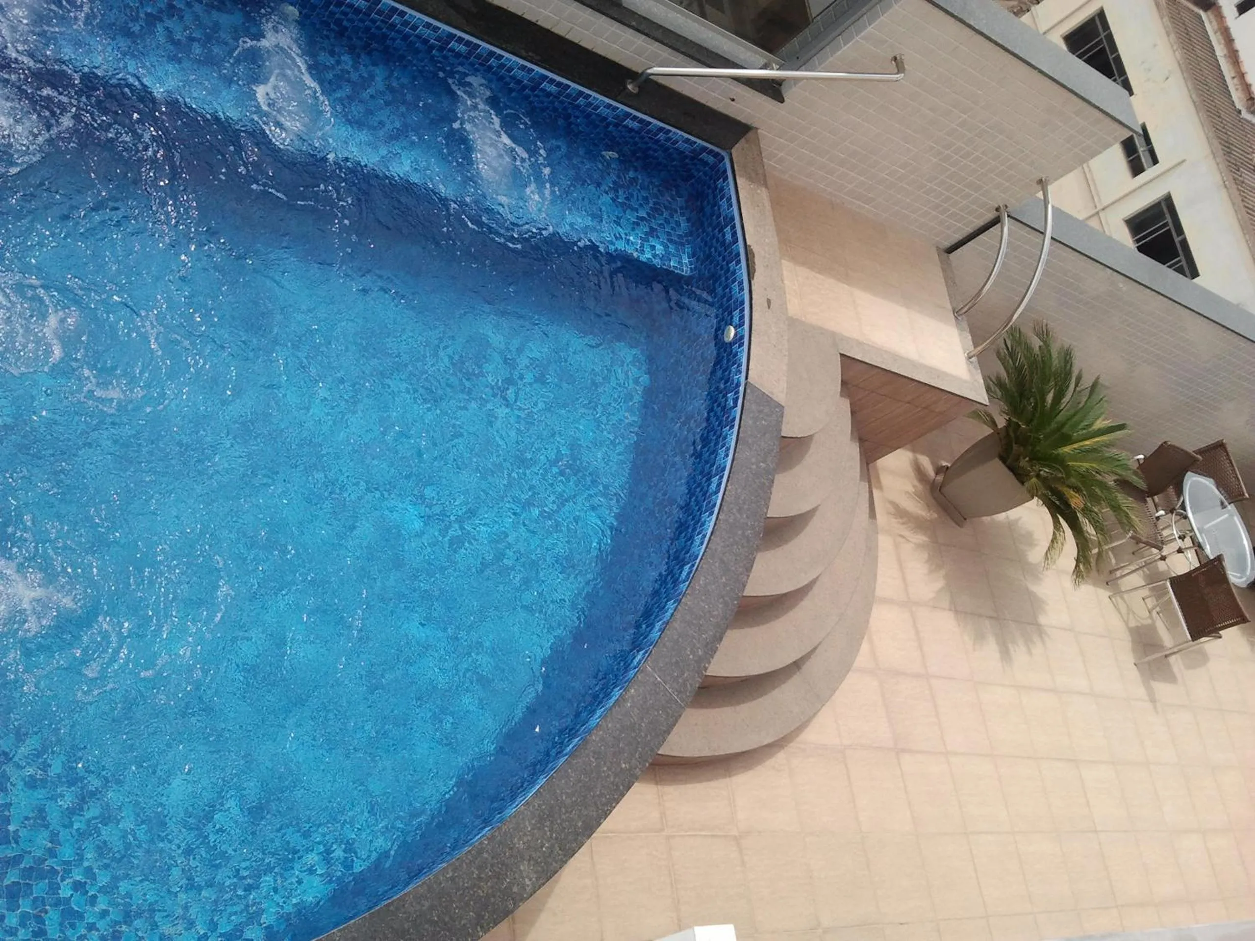 Swimming pool in Executivo Hotel