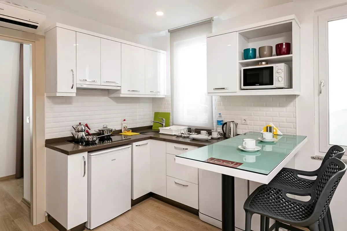 The Room Hotel & Apartments