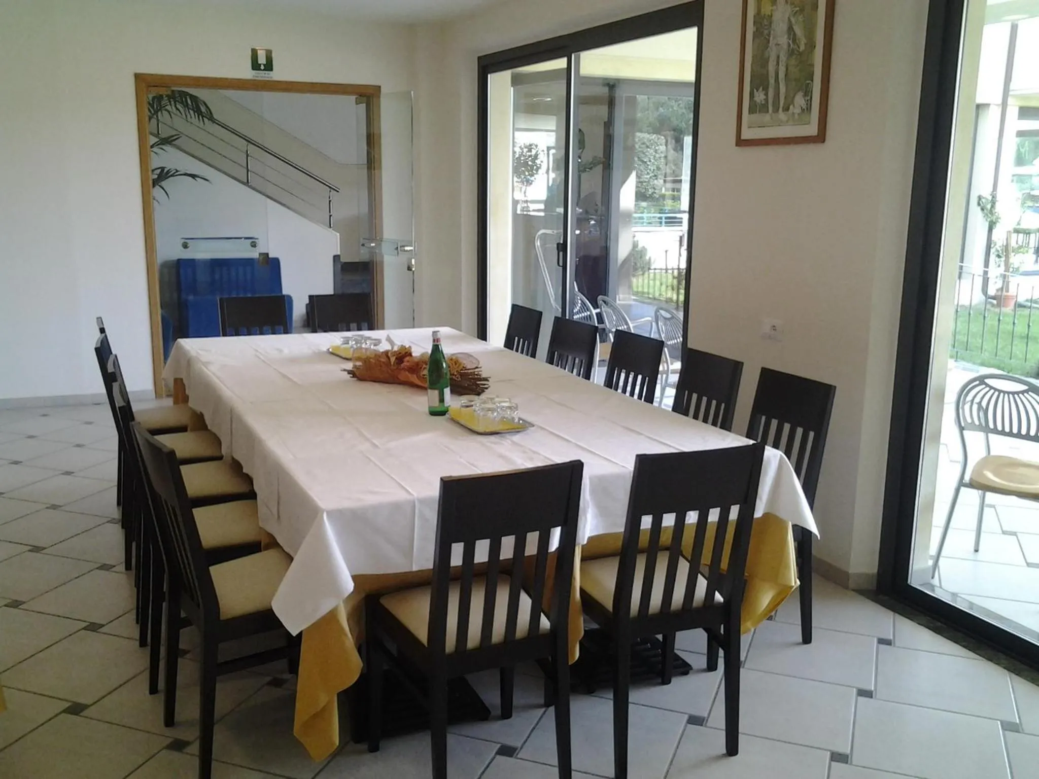 Dining area in Hotel Flora
