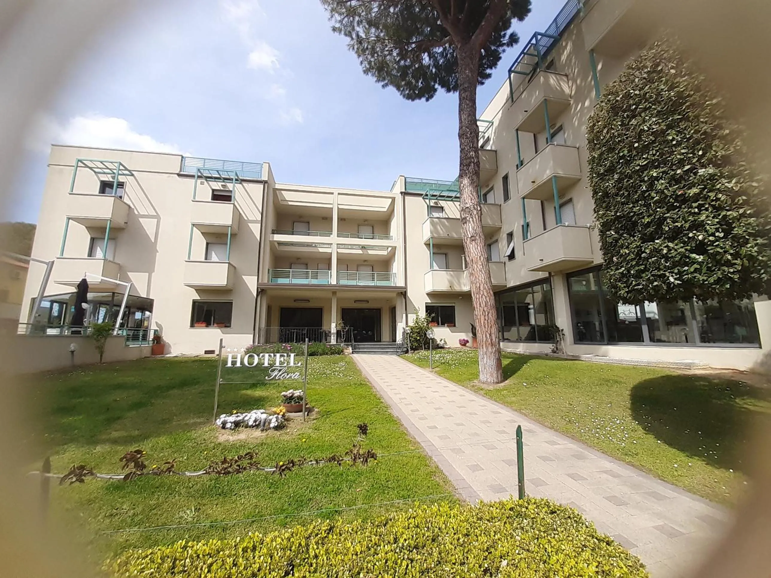 Hotel Flora