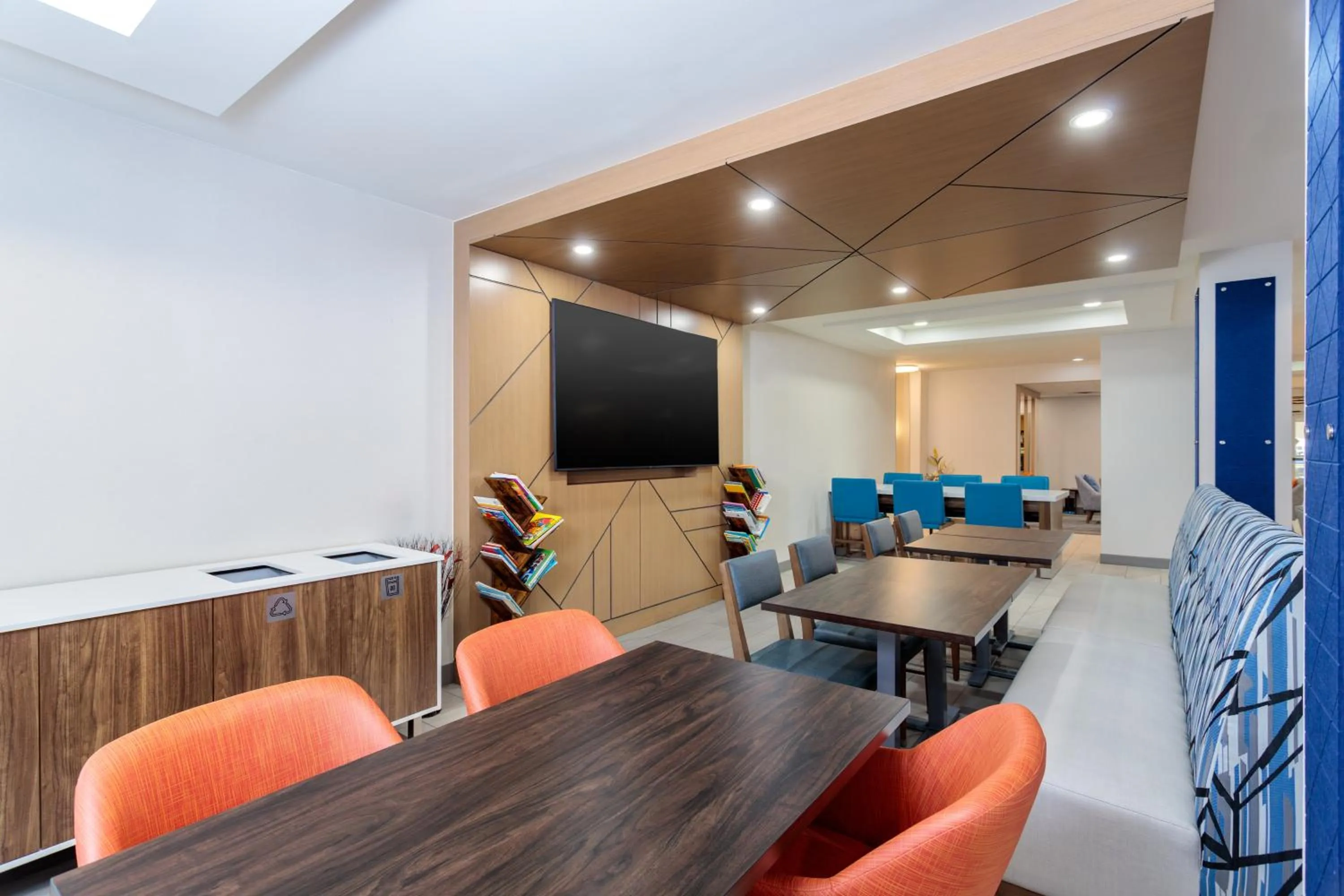 Breakfast in Holiday Inn Express Hotel Twin Falls by IHG