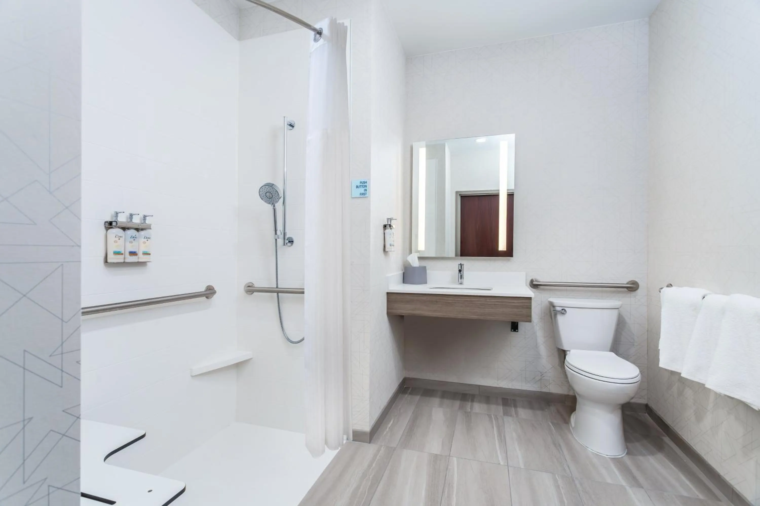 Bathroom in Holiday Inn Express Hotel Twin Falls by IHG