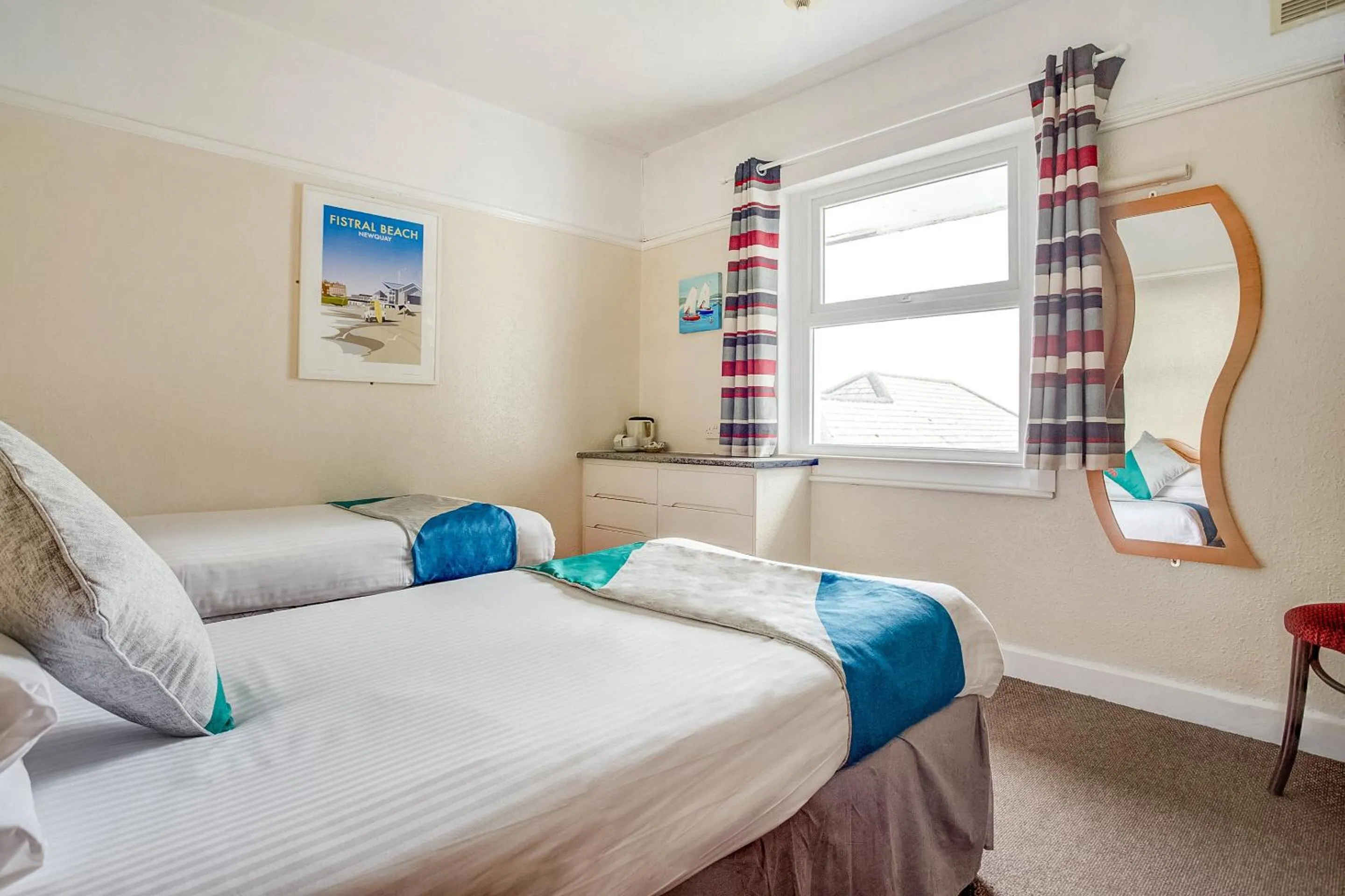 Bedroom in OYO Godolphin Arms Hotel