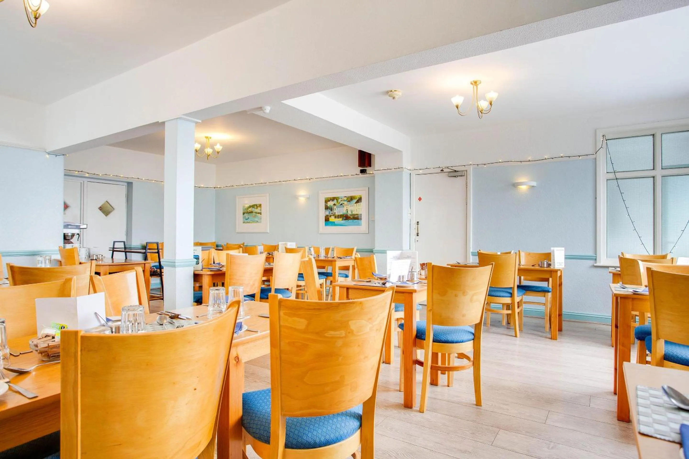 Restaurant/places to eat in OYO Godolphin Arms Hotel