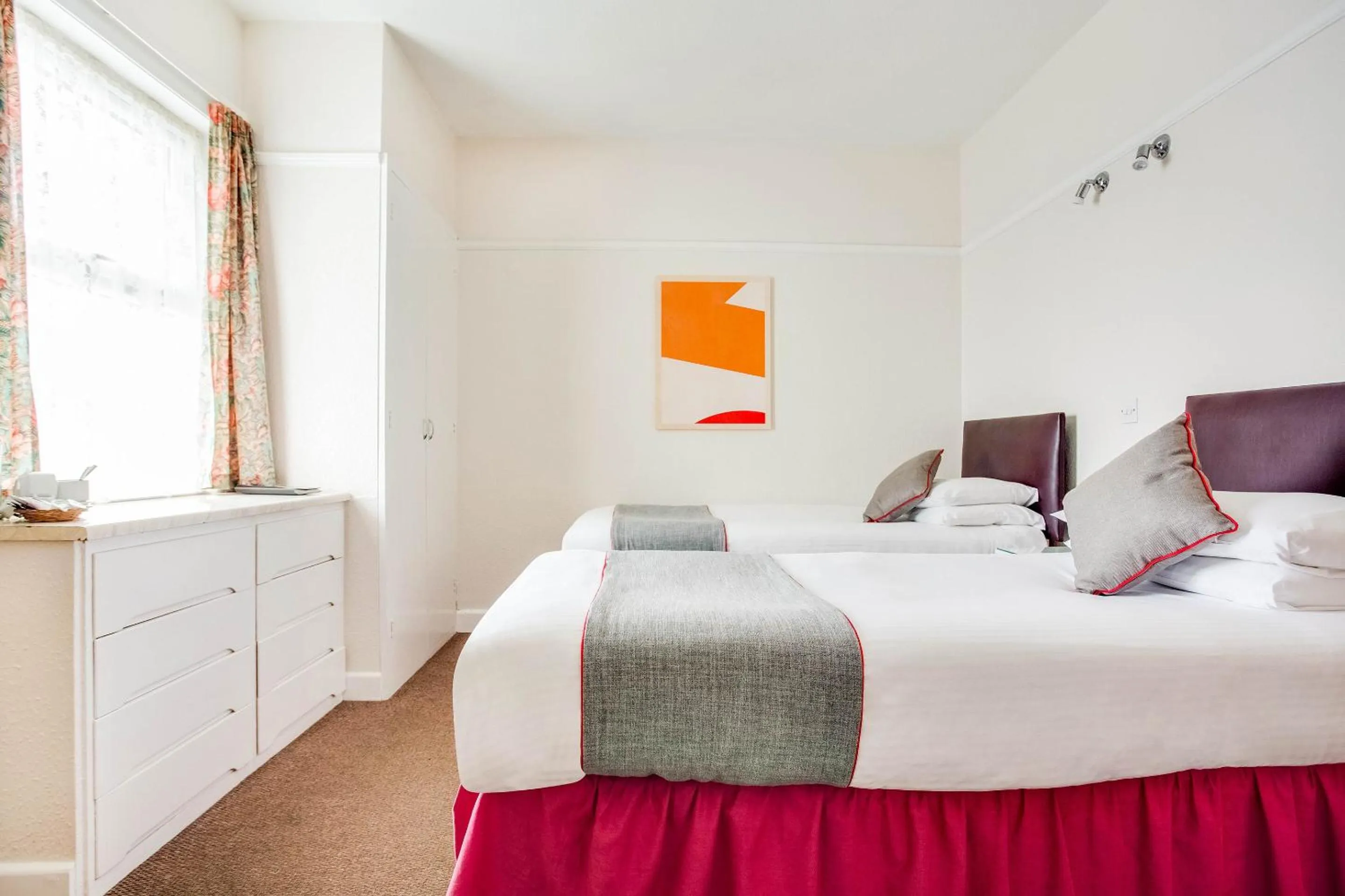 Bedroom in OYO Godolphin Arms Hotel