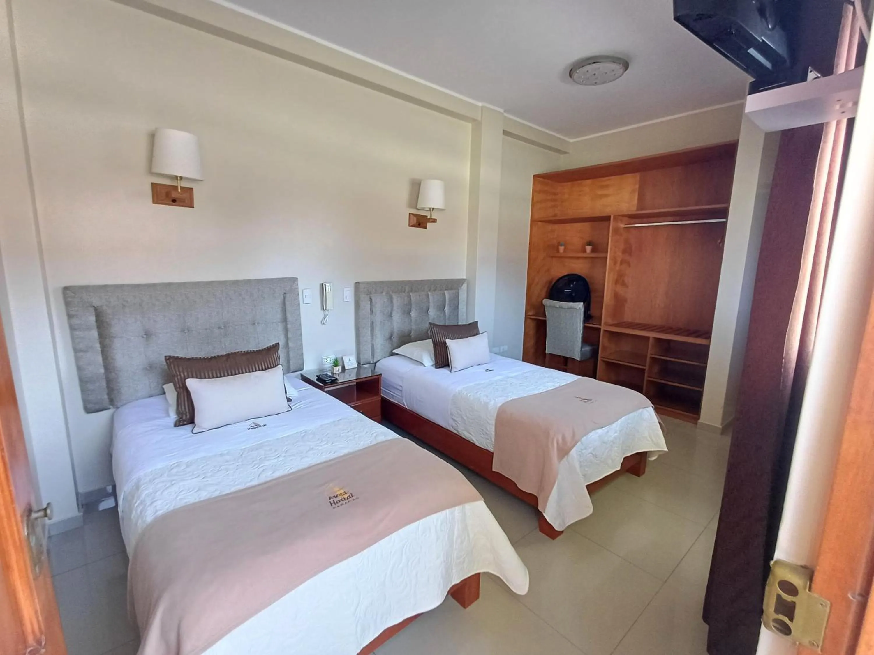 Standard Twin Room - single occupancy in Arena Hostal