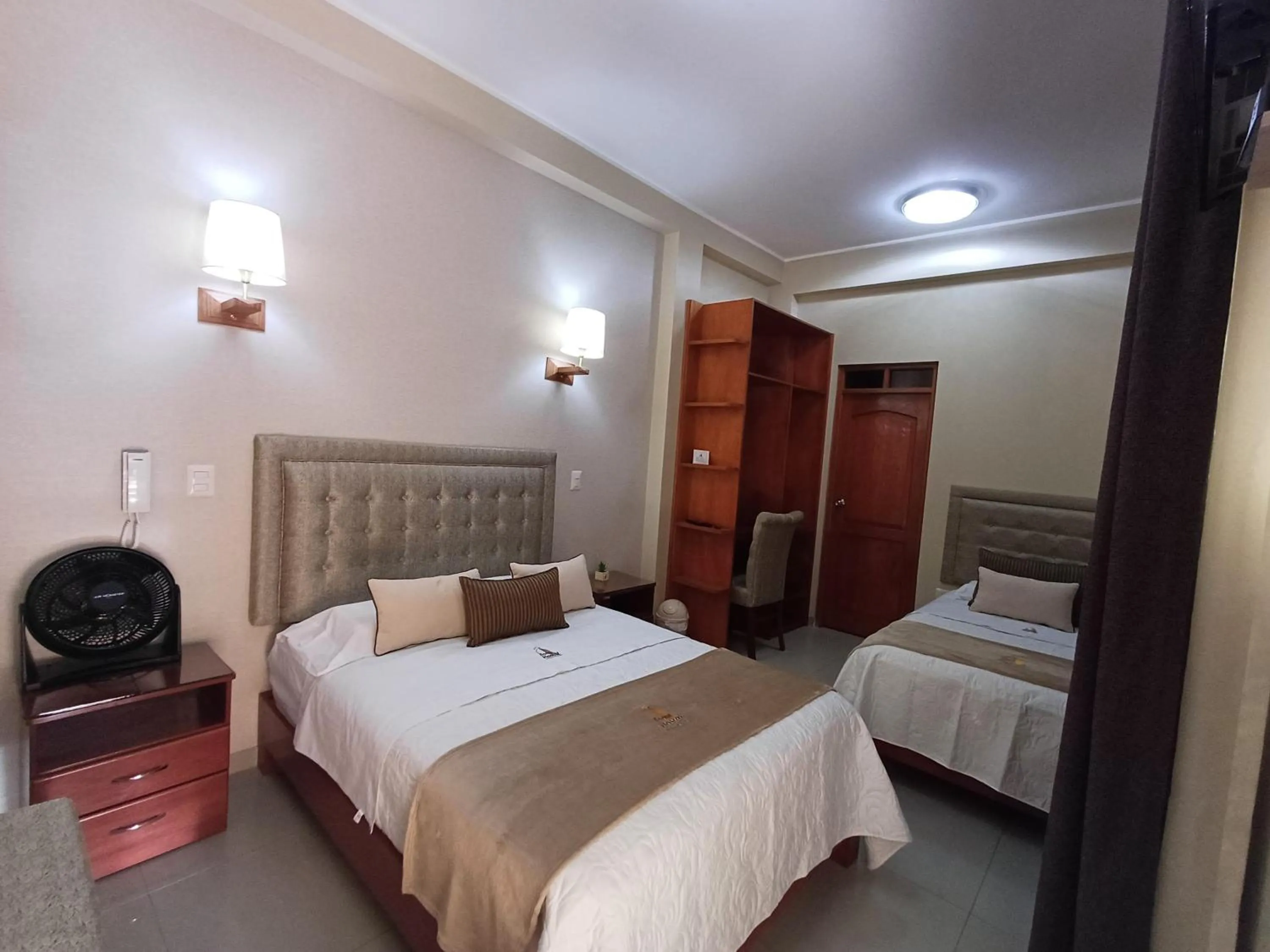 Double Room with Extra Bed in Arena Hostal