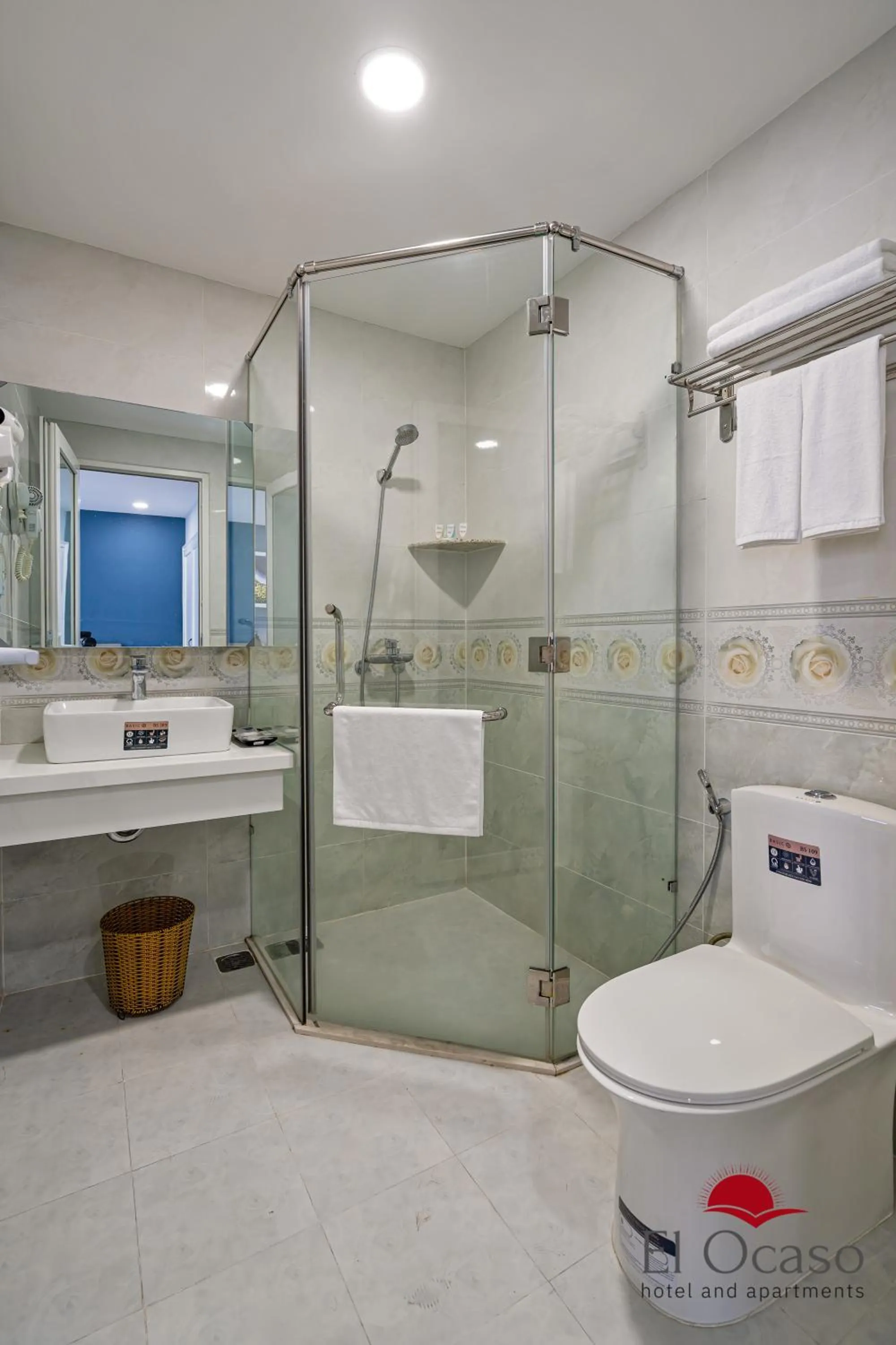 Toilet in El Ocaso Hotel and Apartments