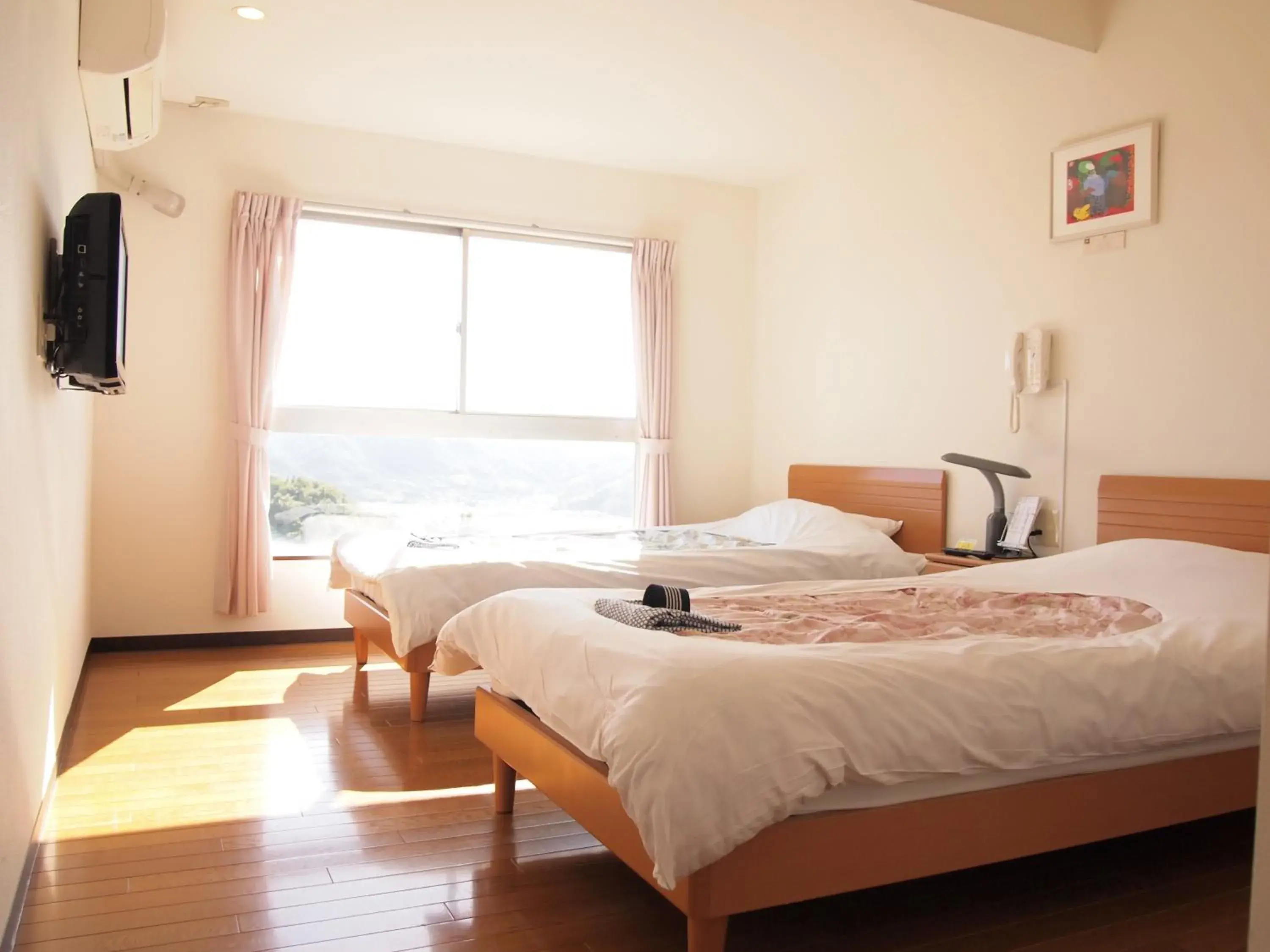 Standard Twin Room with Sea View - single occupancy in Hotel Innoshima Standard Twin Room with Sea View - single occupancy in Hotel Innoshima