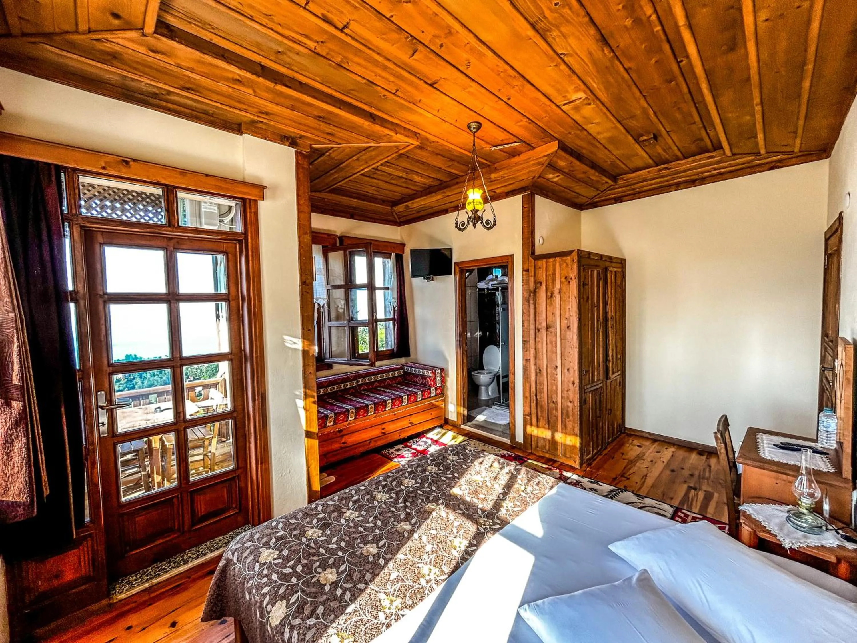 Bed in Kaf Dagi Konak Hotel