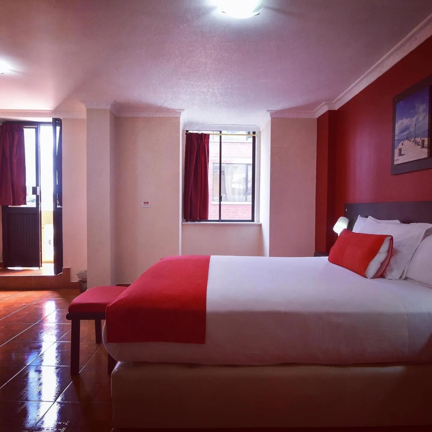 Photo of the whole room, Bed in Hotel Mediterraneo Quito