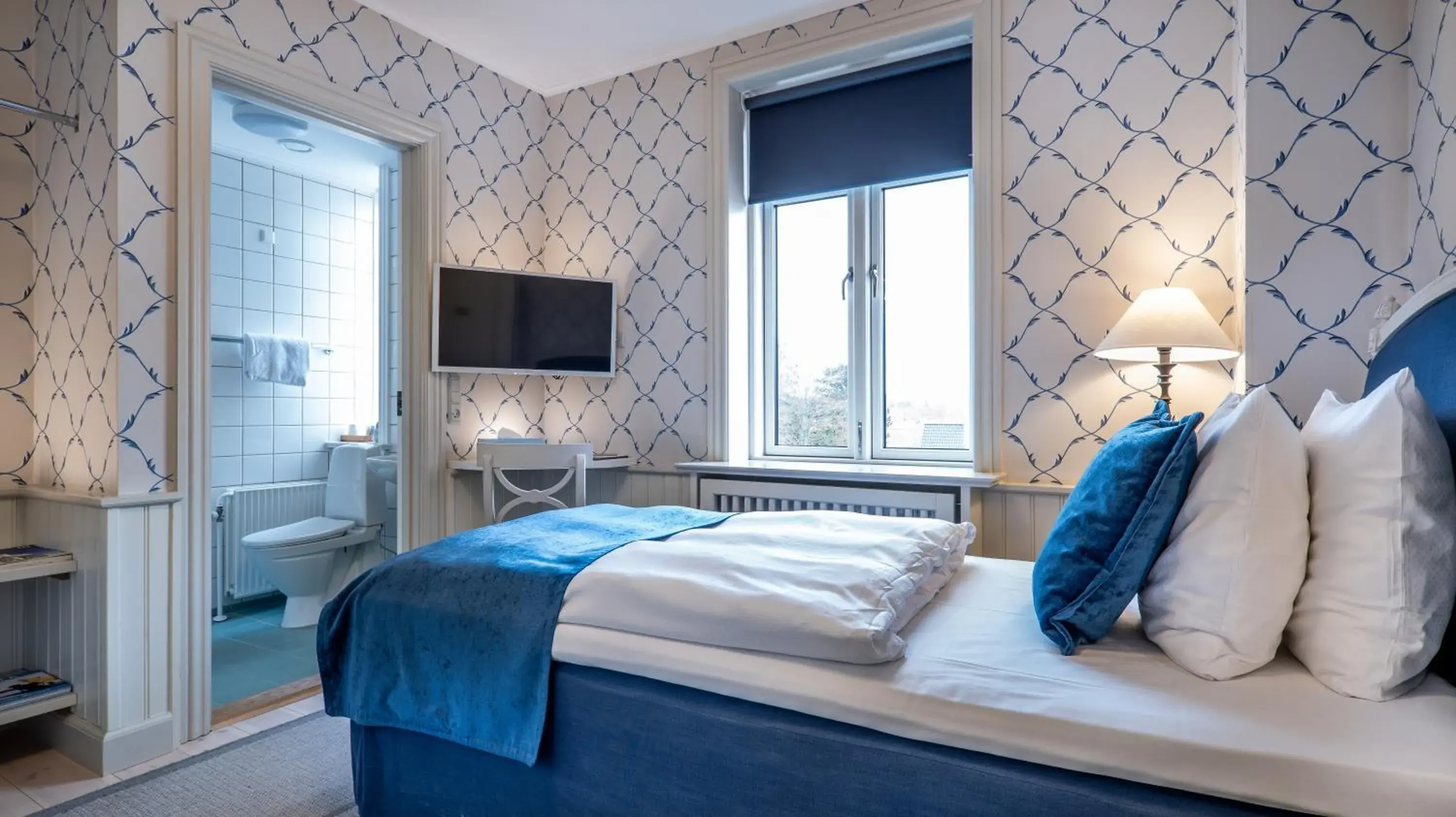 Budget Single Room in Hotel Bretagne Budget Single Room in Hotel Bretagne