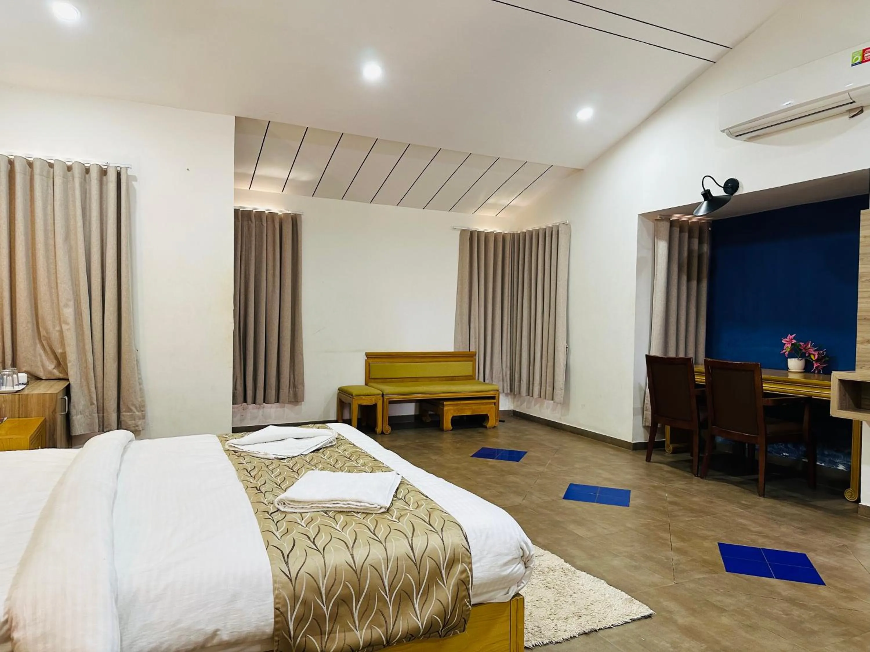 Bed in Lion Park Hotel & Resorts