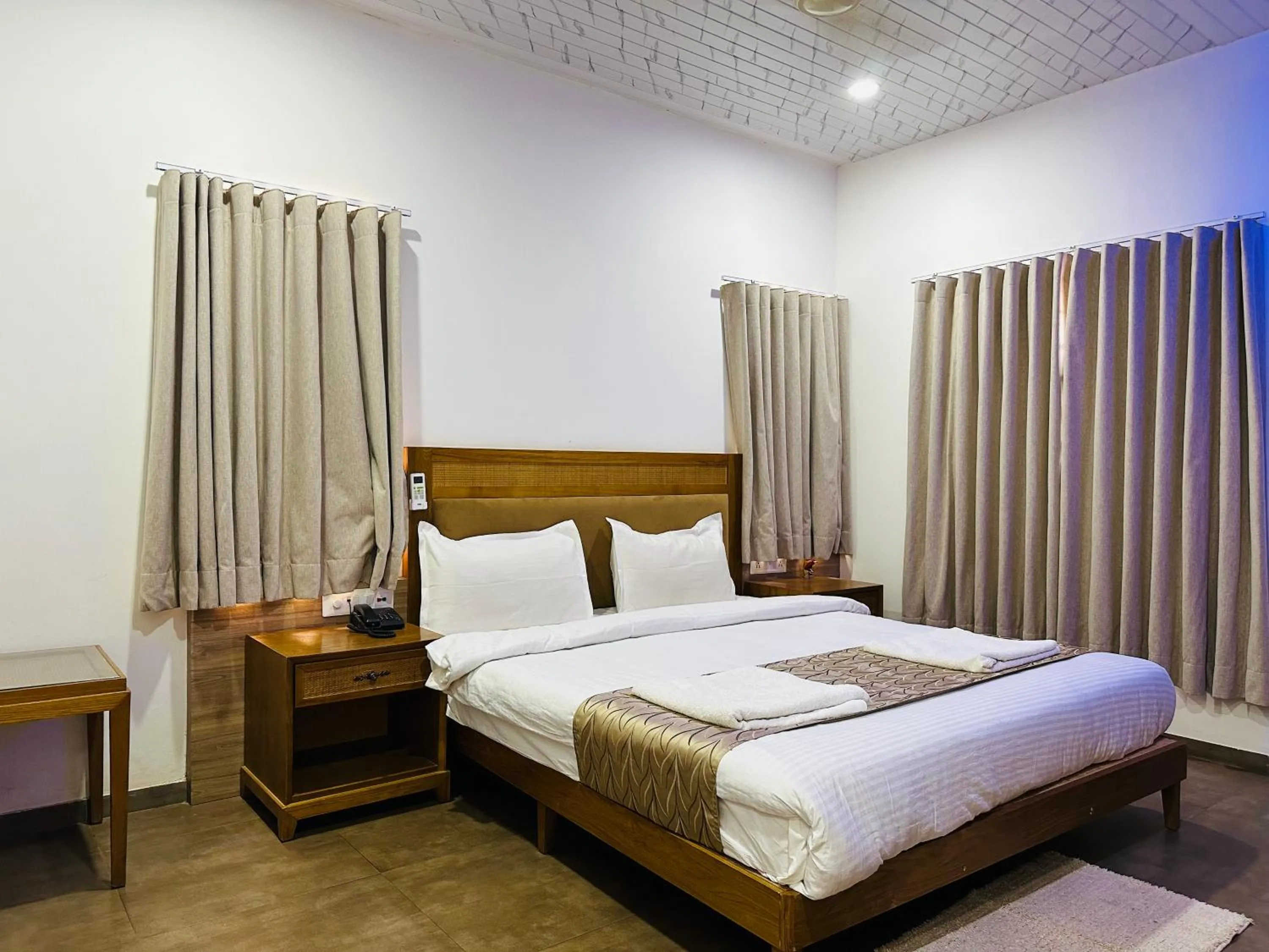 Bedroom, Bed in Lion Park Hotel & Resorts