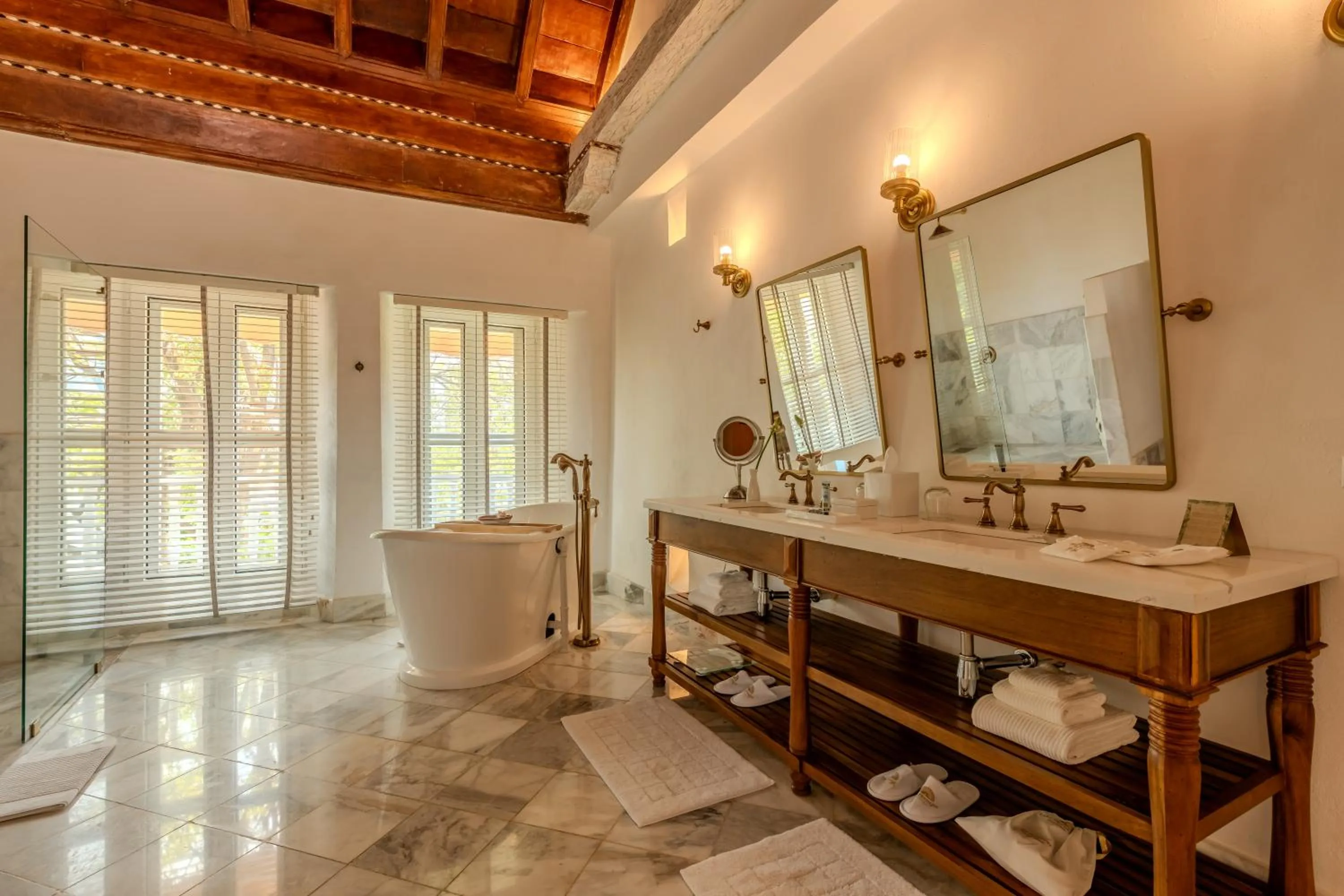 Bathroom in Casa Pestagua Relais Châteaux