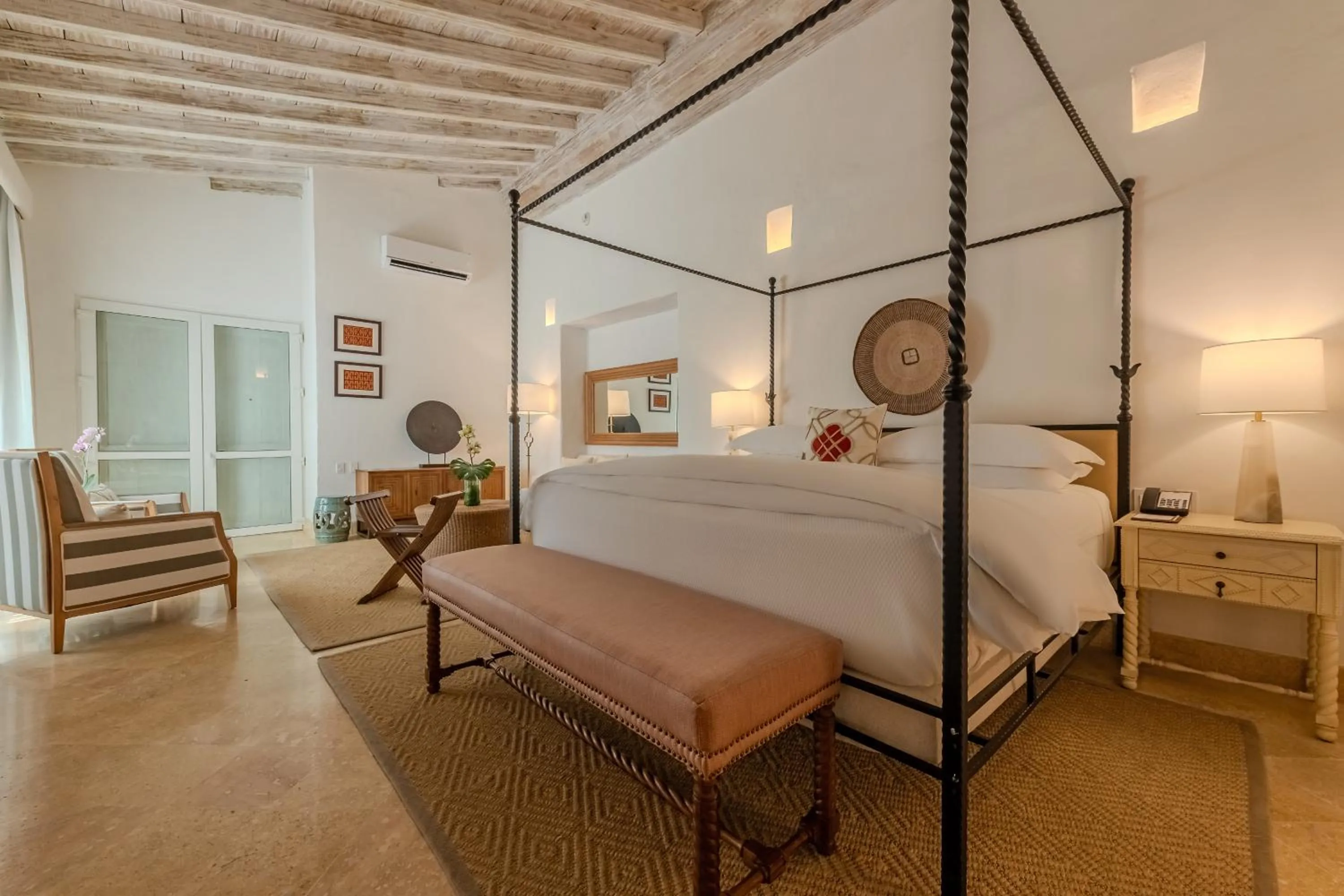 Bed in Casa Pestagua Relais Châteaux