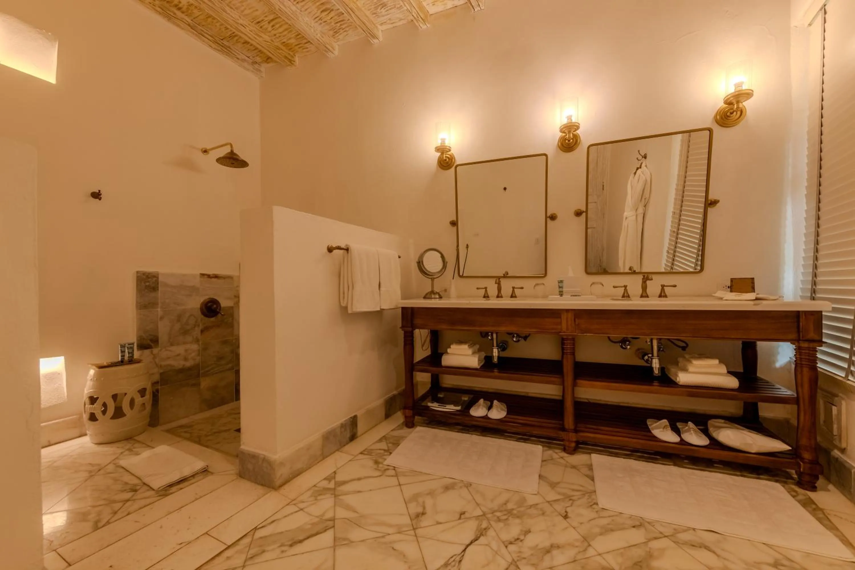 Bathroom in Casa Pestagua Relais Châteaux