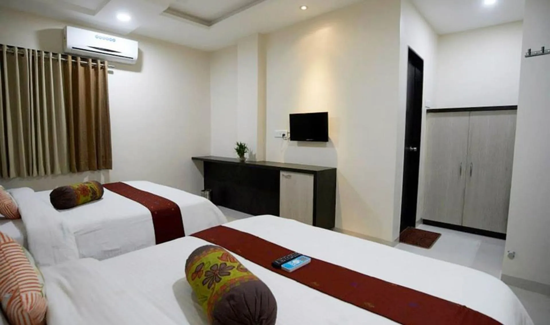 Bedroom in Hotel Shanti Kamal