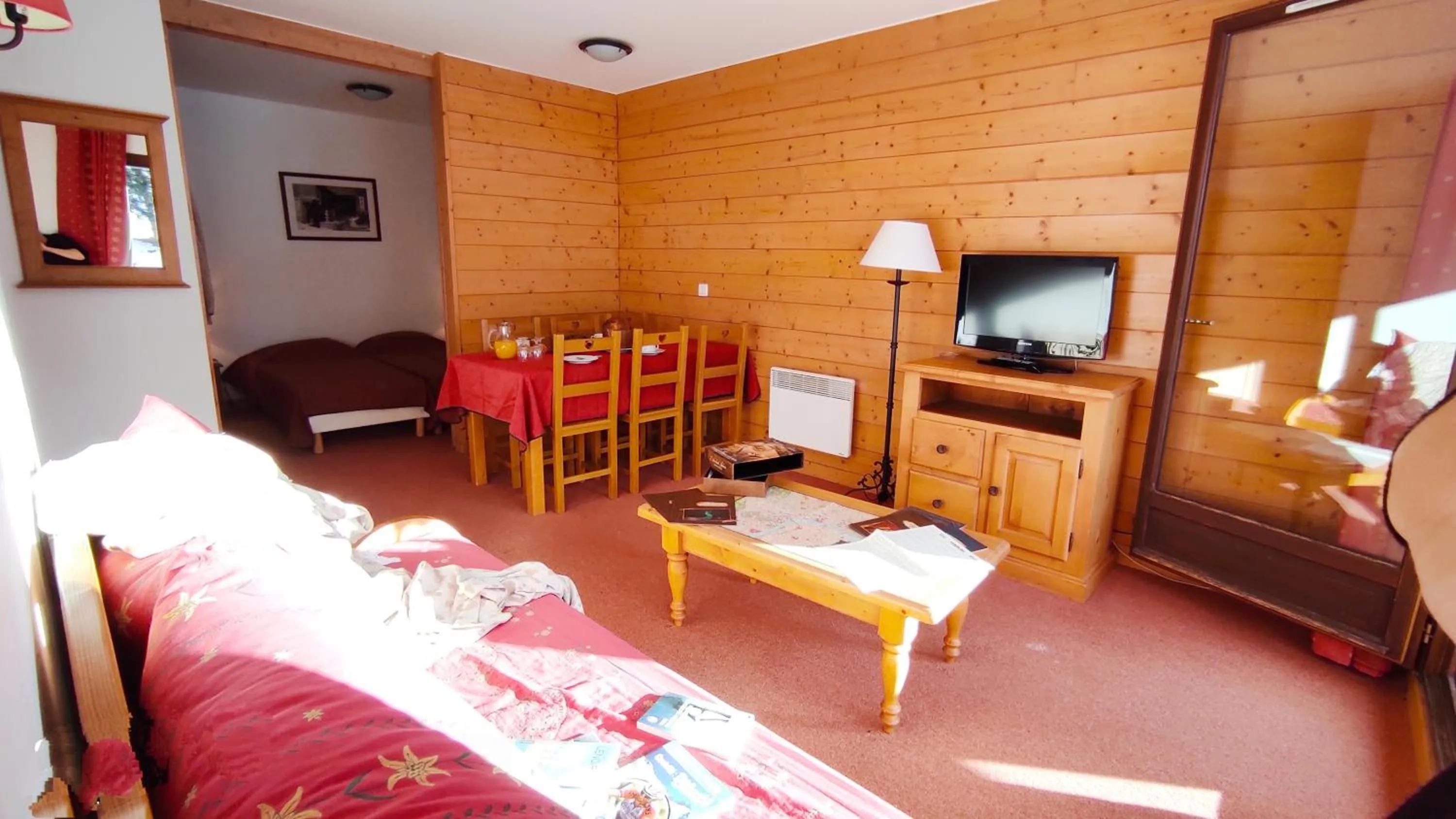 Living room, Bed in Résidence Goélia Les Terrasses du Corbier