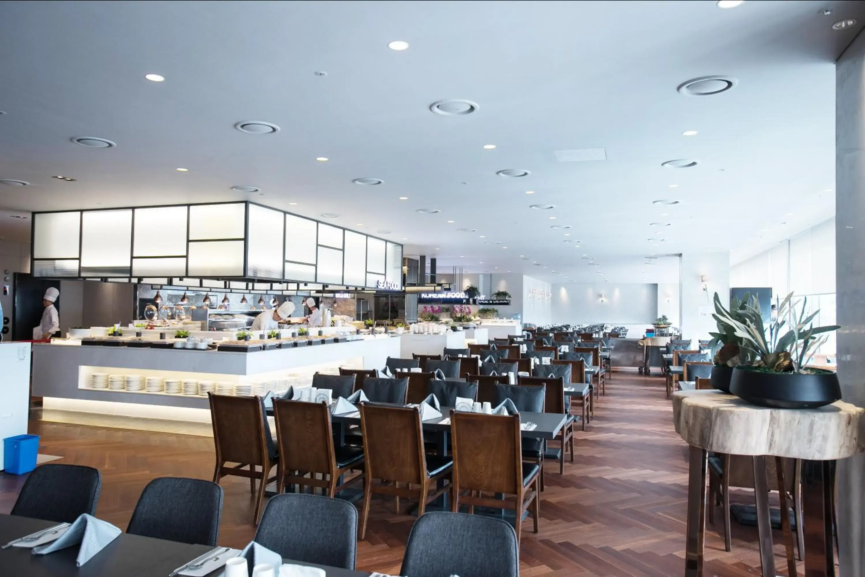 Restaurant/places to eat in Sky View Hotel Restaurant/places to eat in Sky View Hotel