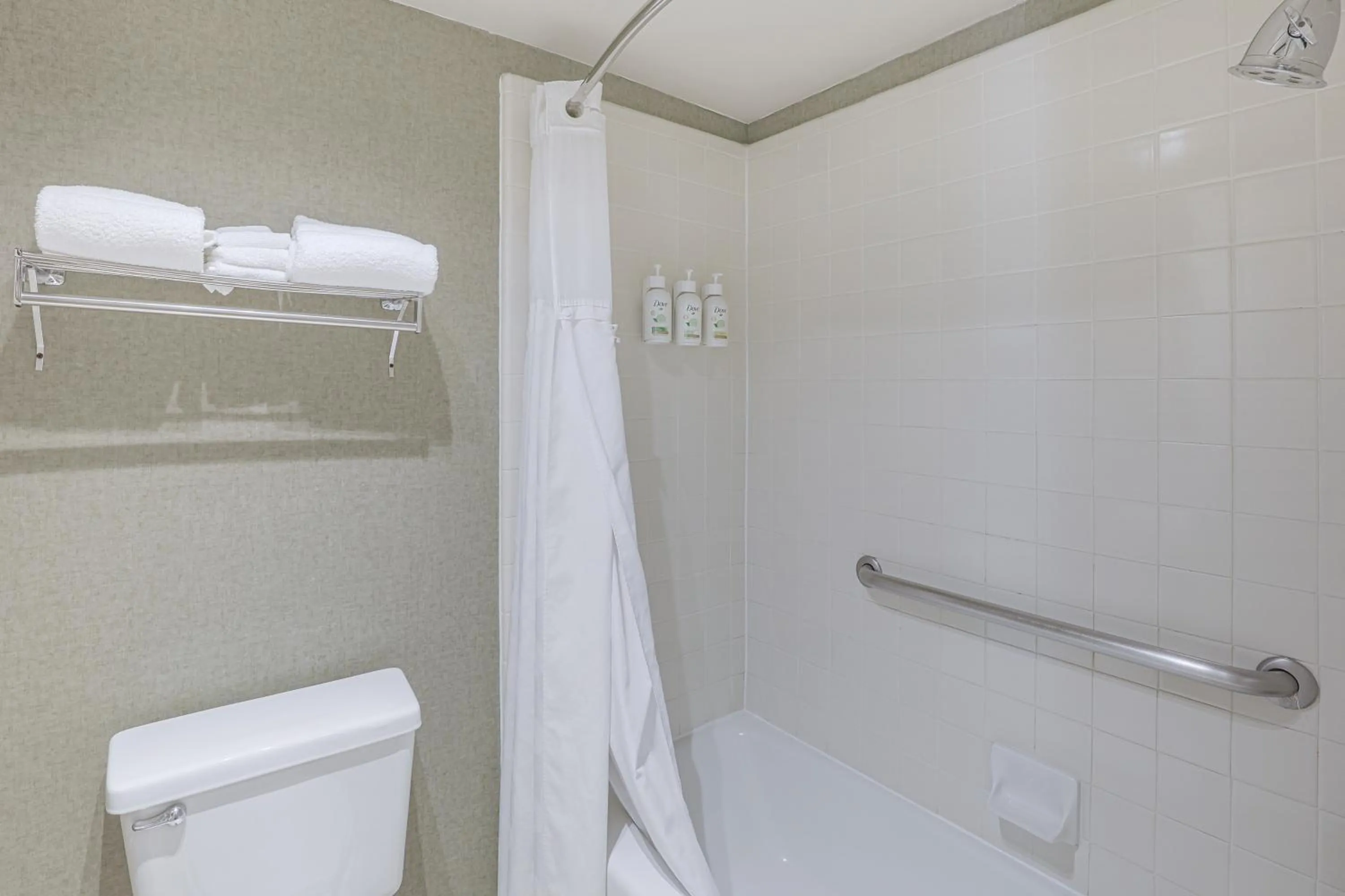 Bathroom in Ramada by Wyndham Costa Mesa/Newport Beach