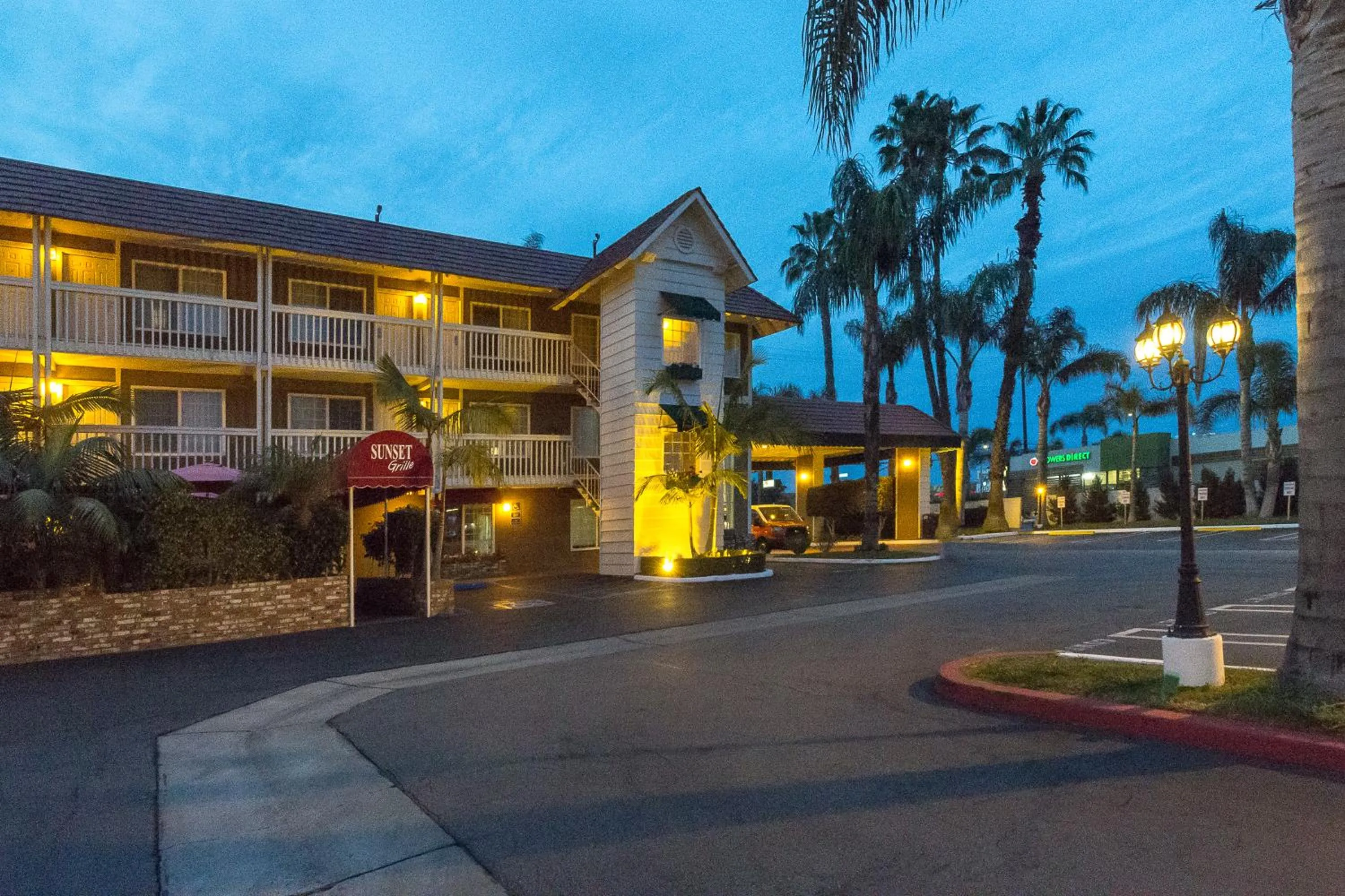 Property building in Ramada by Wyndham Costa Mesa/Newport Beach