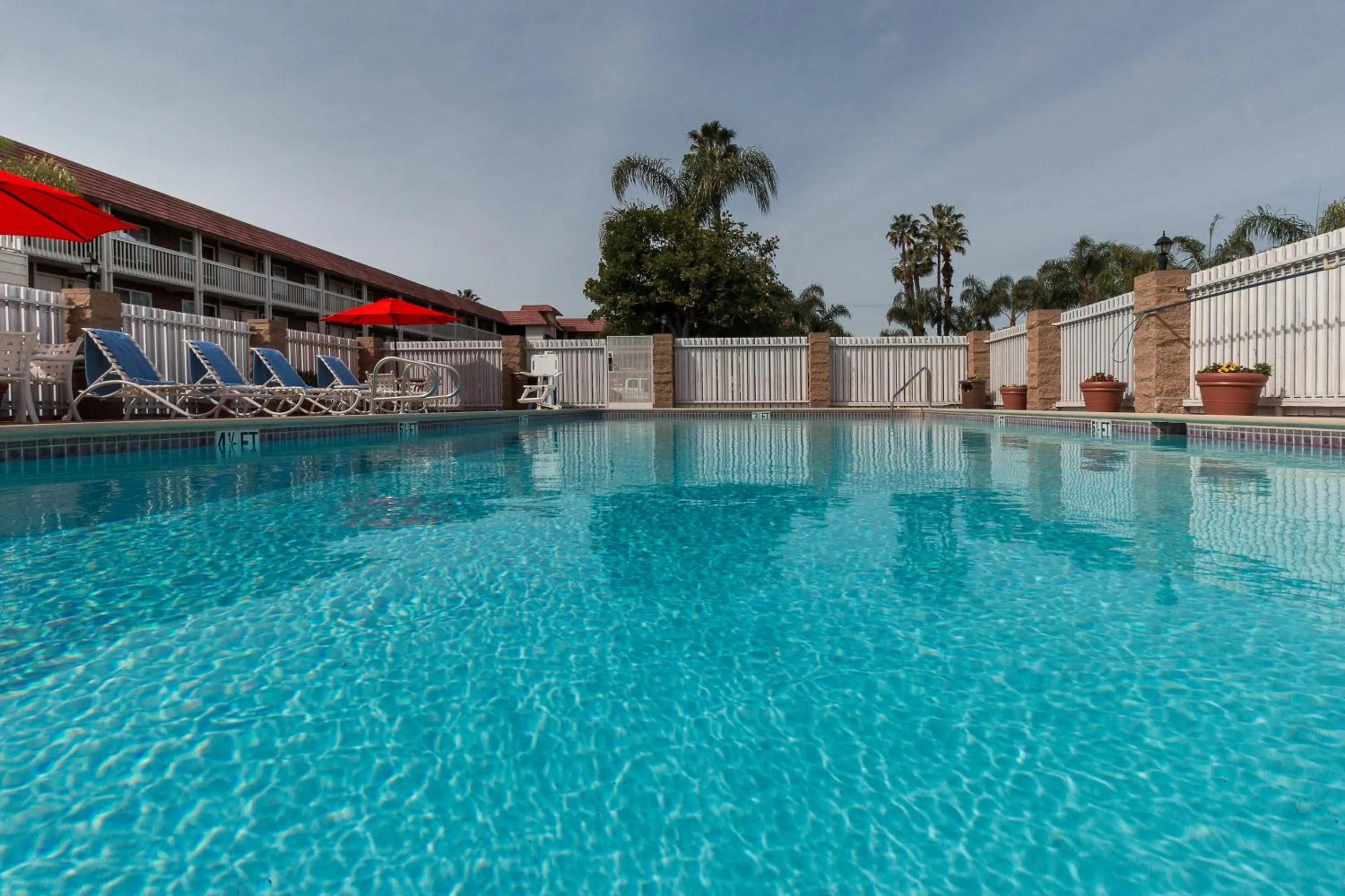 Swimming pool in Ramada by Wyndham Costa Mesa/Newport Beach
