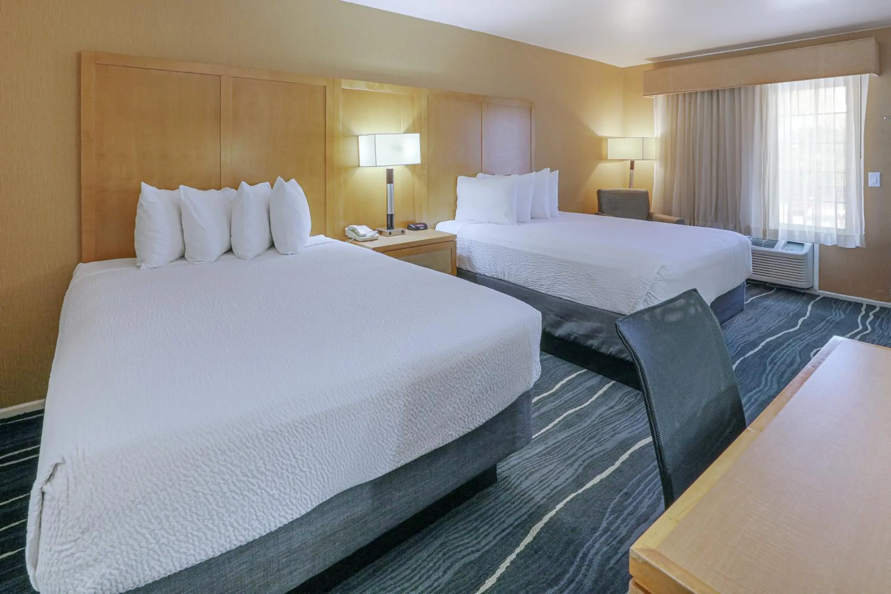 Bedroom, Bed in Ramada by Wyndham Costa Mesa/Newport Beach Bedroom, Bed in Ramada by Wyndham Costa Mesa/Newport Beach