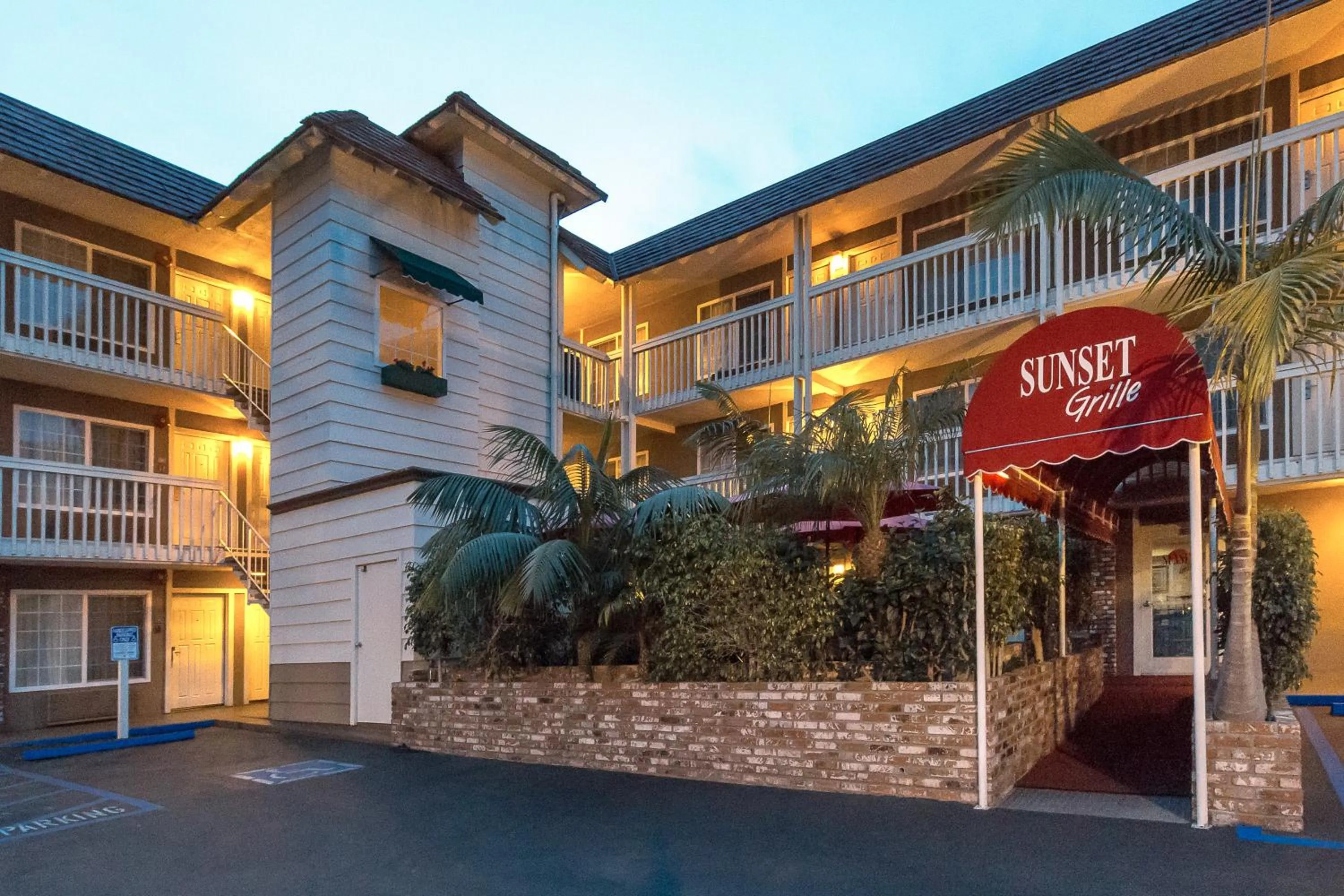 Restaurant/places to eat in Ramada by Wyndham Costa Mesa/Newport Beach