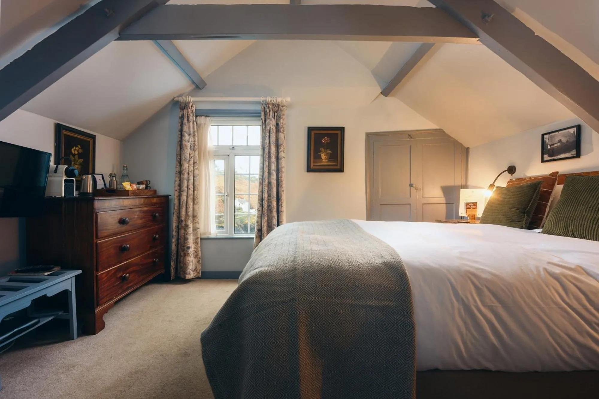 Bed in Port Gaverne Hotel