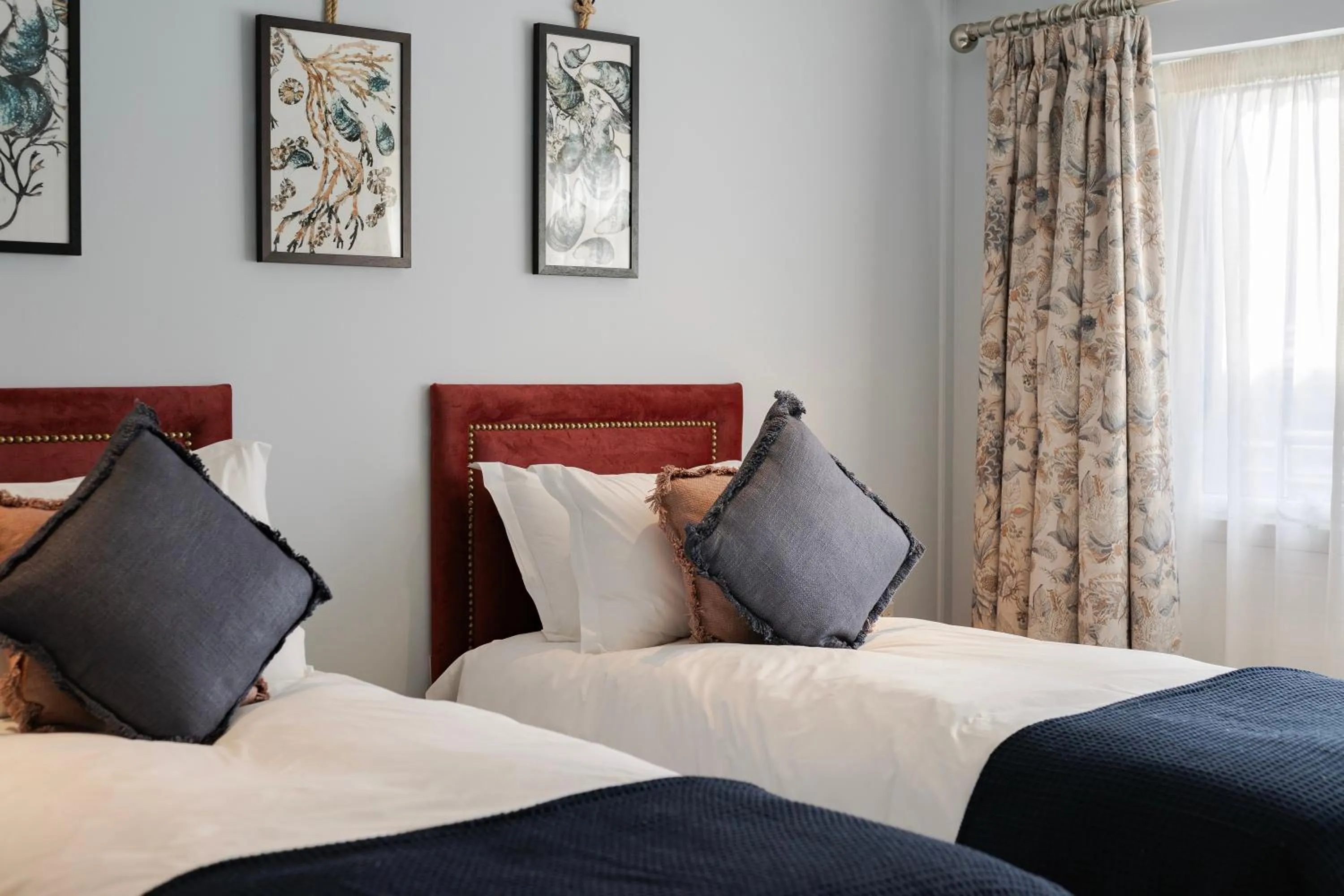 Bed in Port Gaverne Hotel