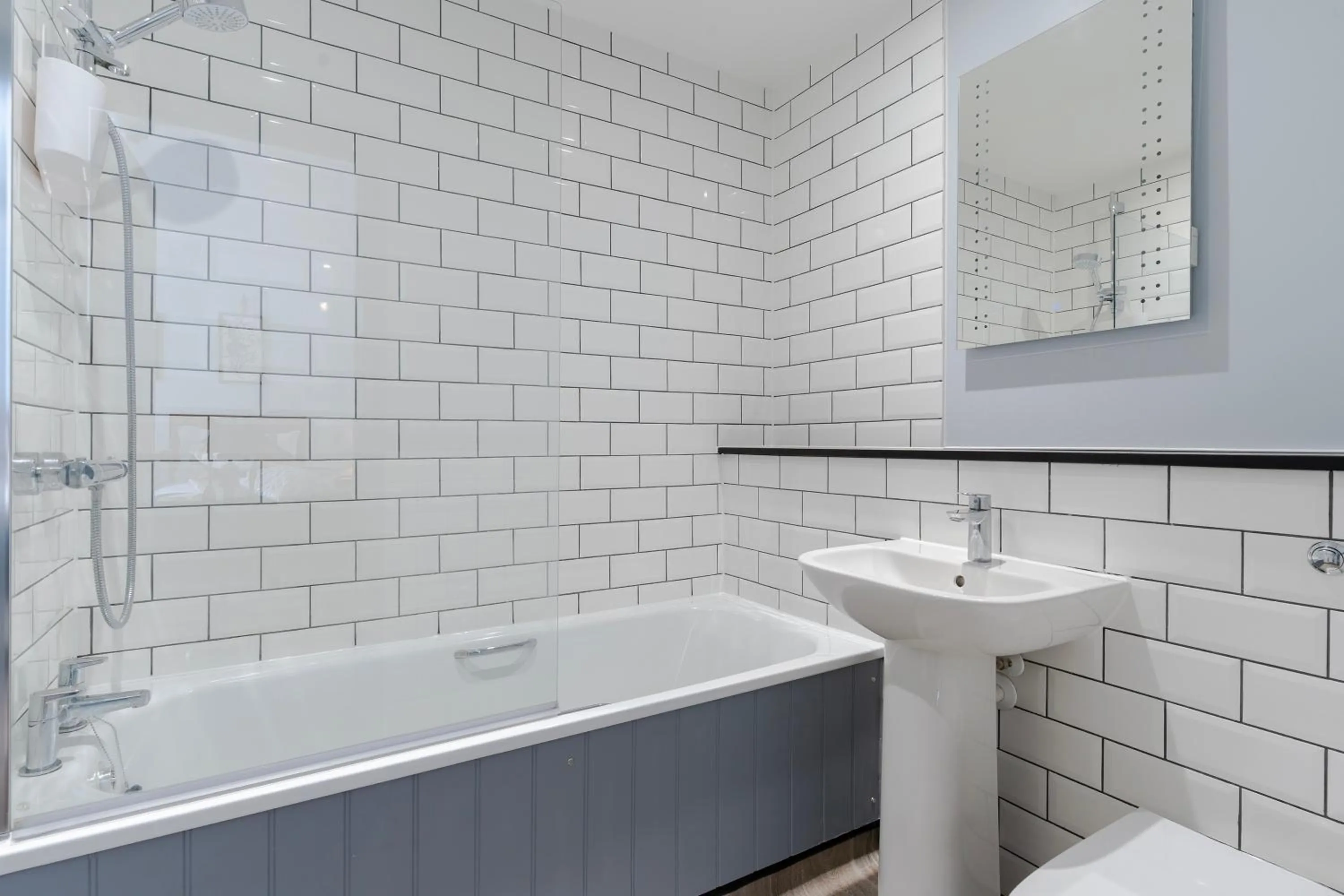 Shower in Port Gaverne Hotel