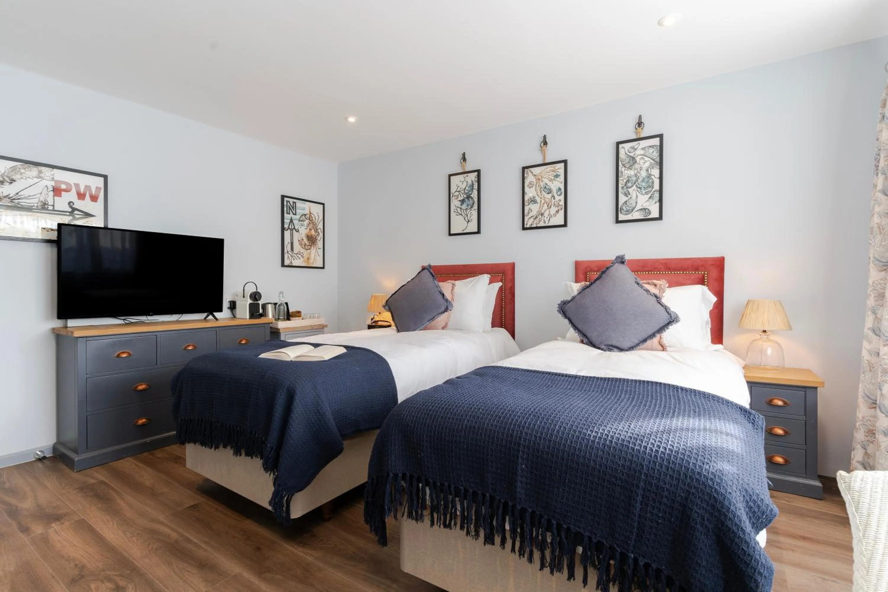 Bed in Port Gaverne Hotel