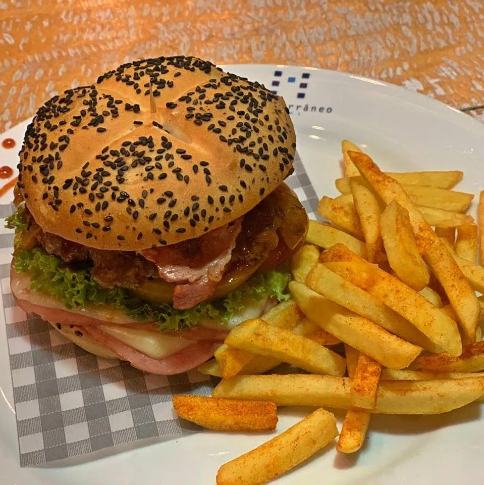 Food and drinks in Hotel Mediterraneo