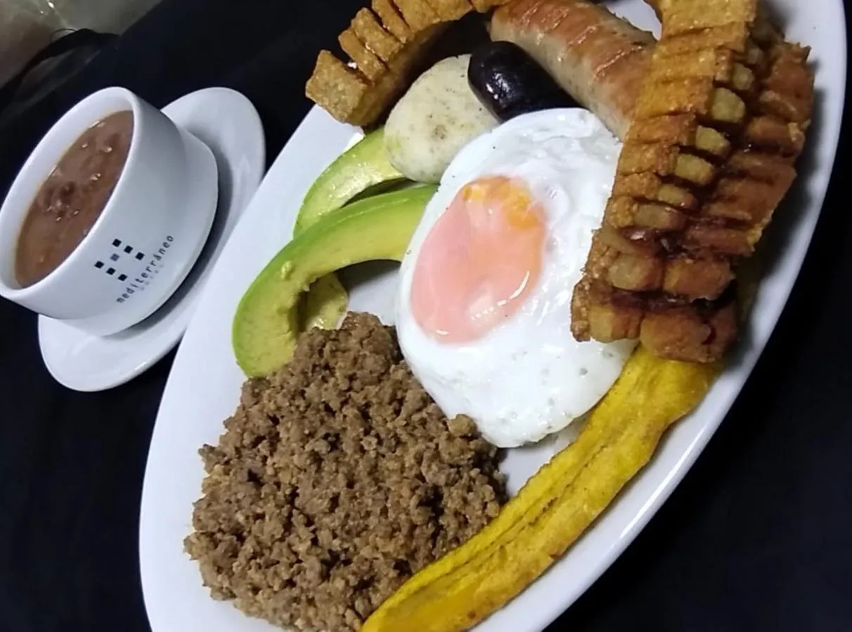 Food and drinks in Hotel Mediterraneo